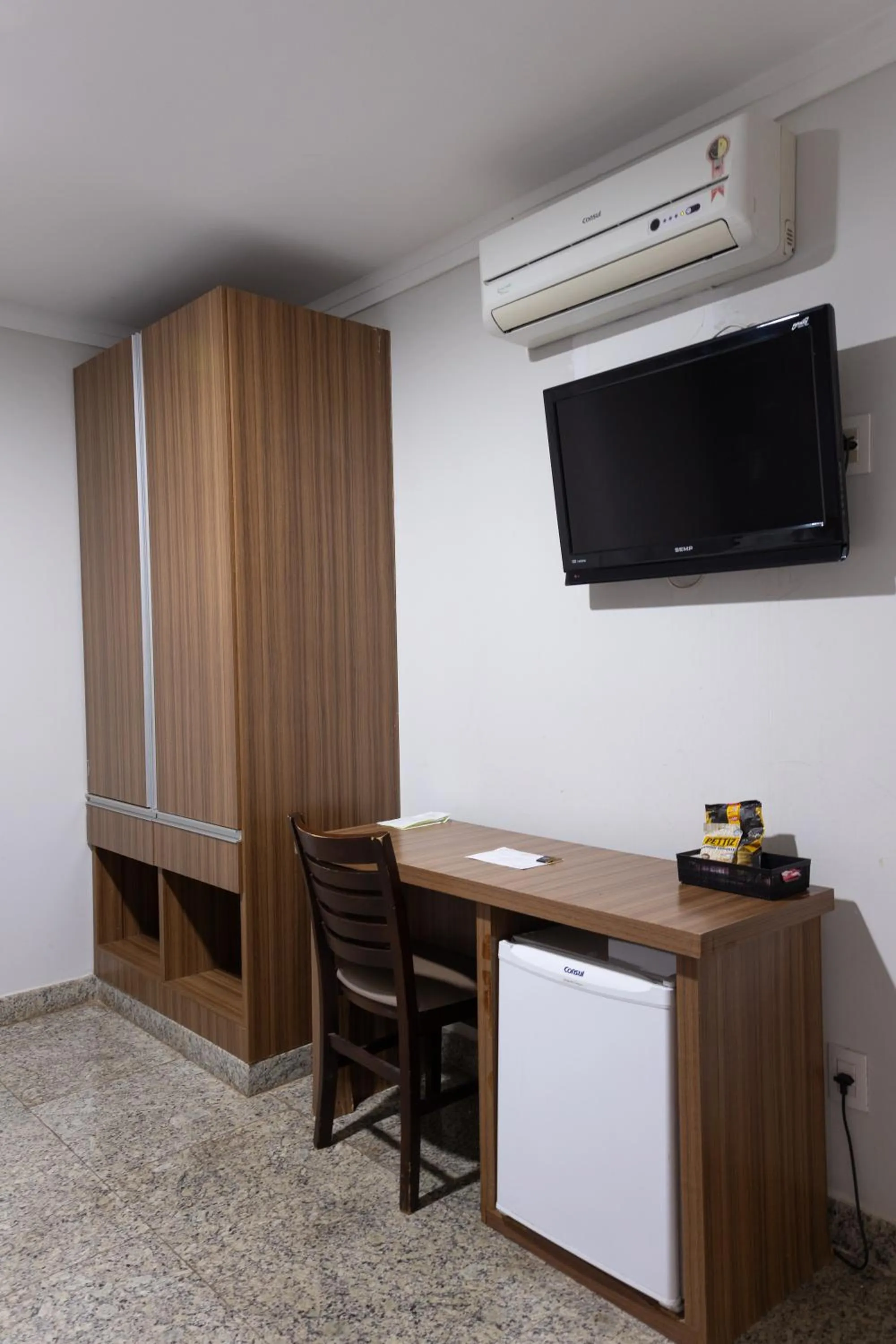 Bedroom in BOMBONATO HOTEL - Fácil Acesso ao Aeroporto e parque de Exposições ABCZ