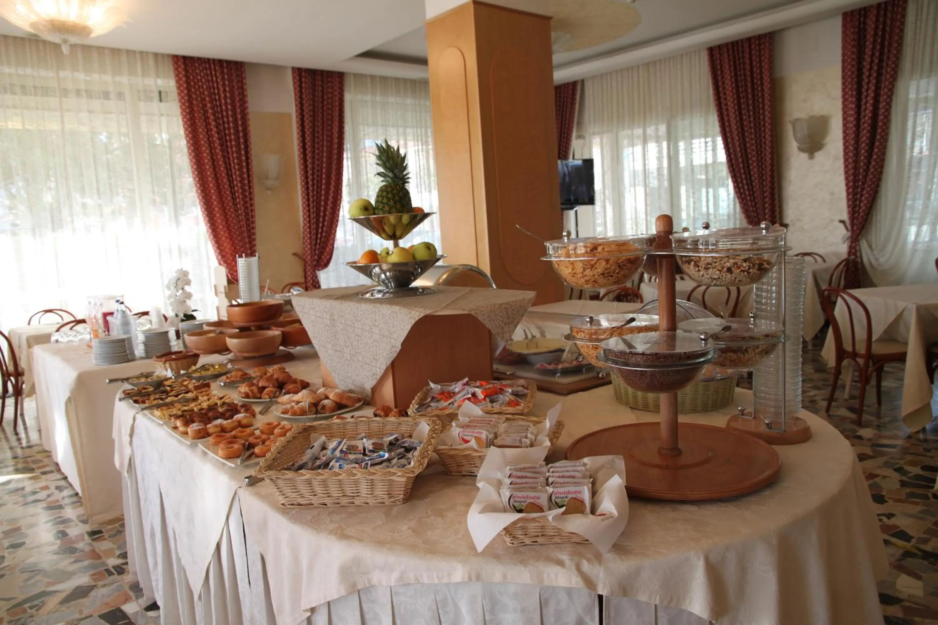 Breakfast in Hotel Adriatica sul Mare