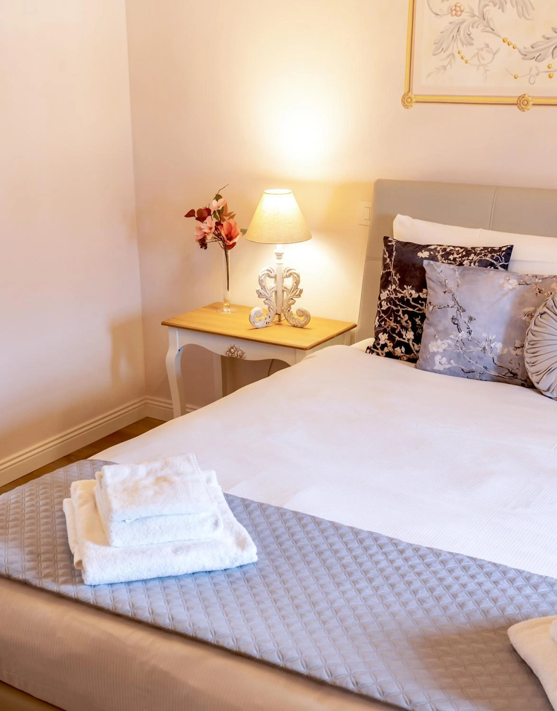 Decorative detail, Bed in Villa La Preziosa