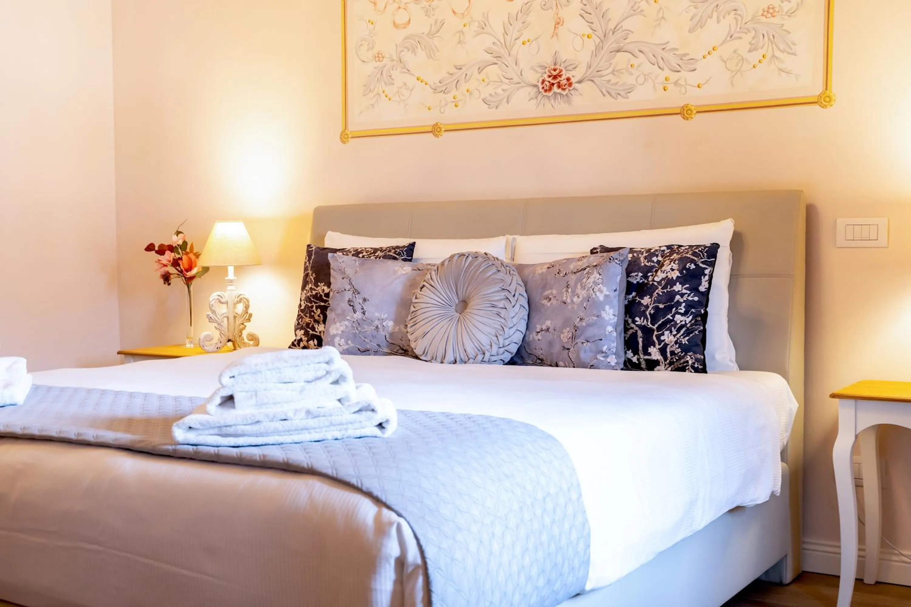 Decorative detail, Bed in Villa La Preziosa