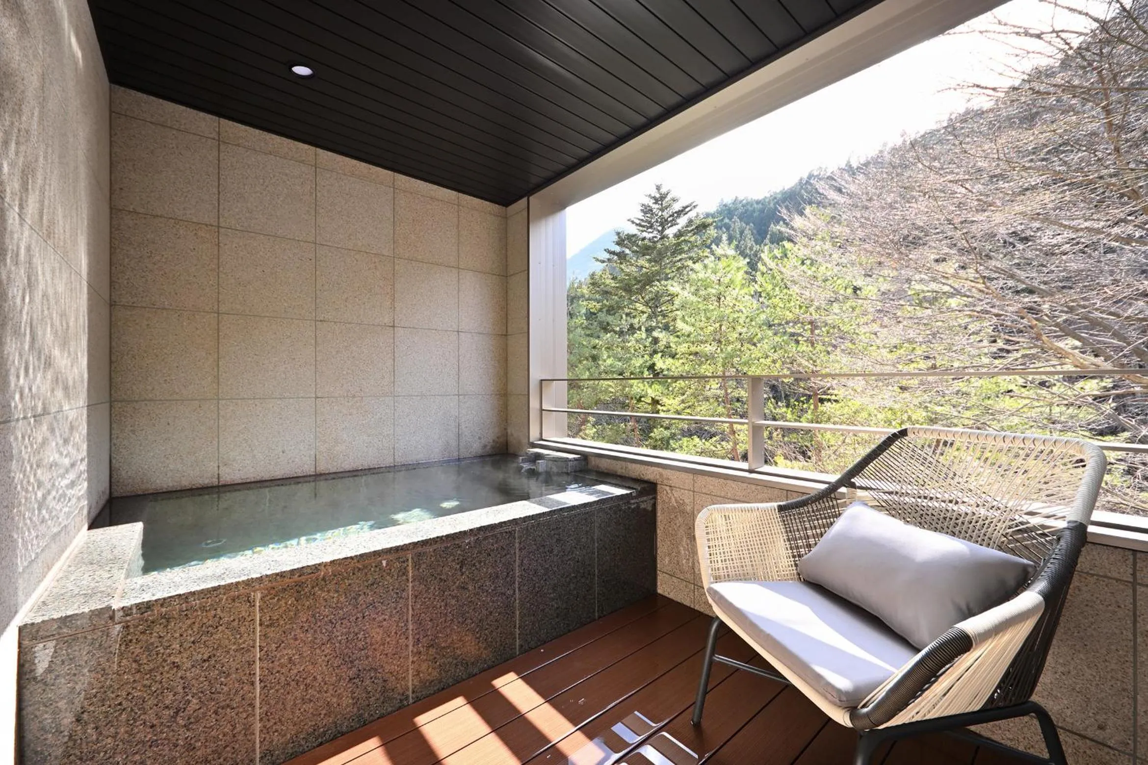 Open Air Bath in Shima Onsen Yoshimoto