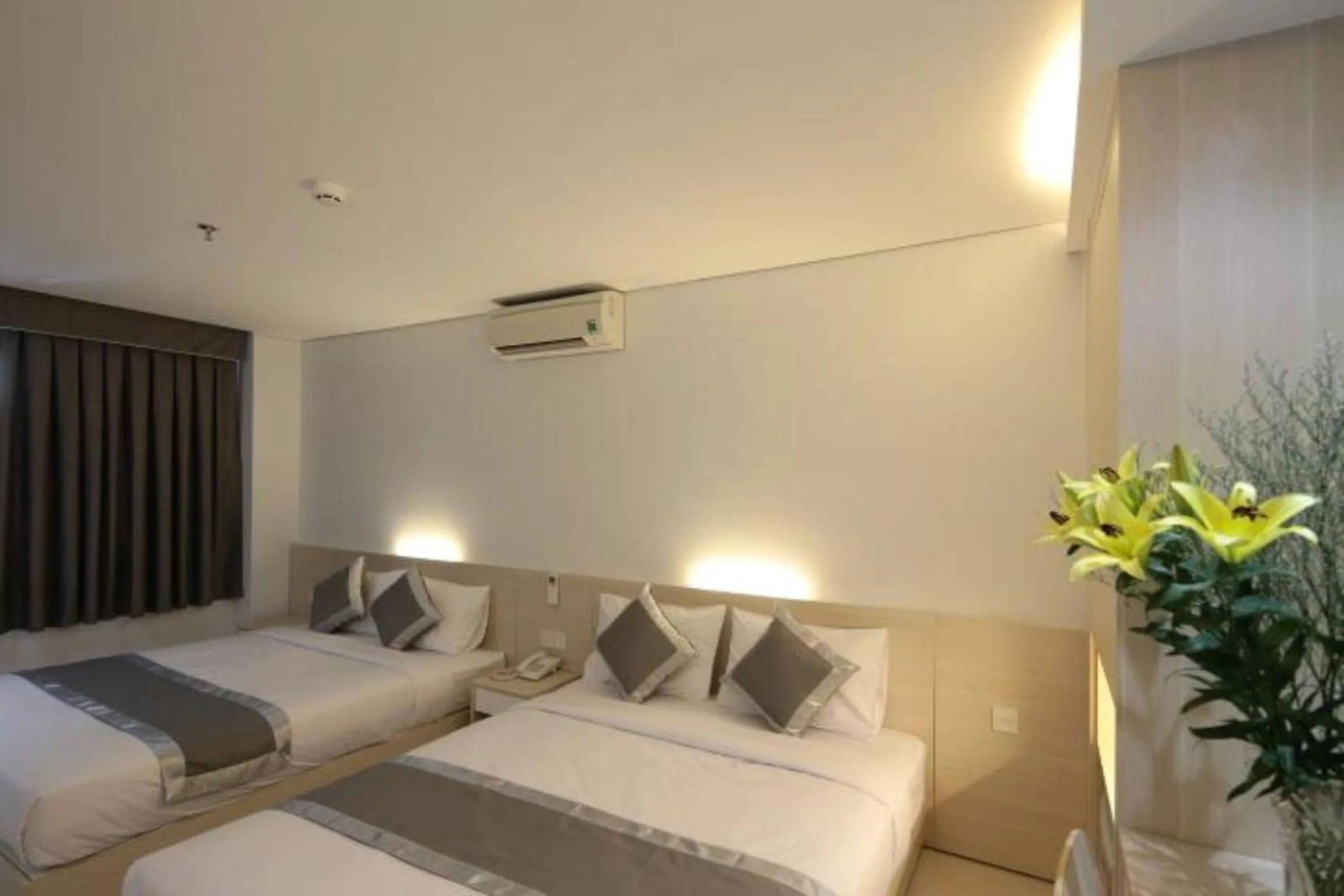 Bed in Tristar Hotel