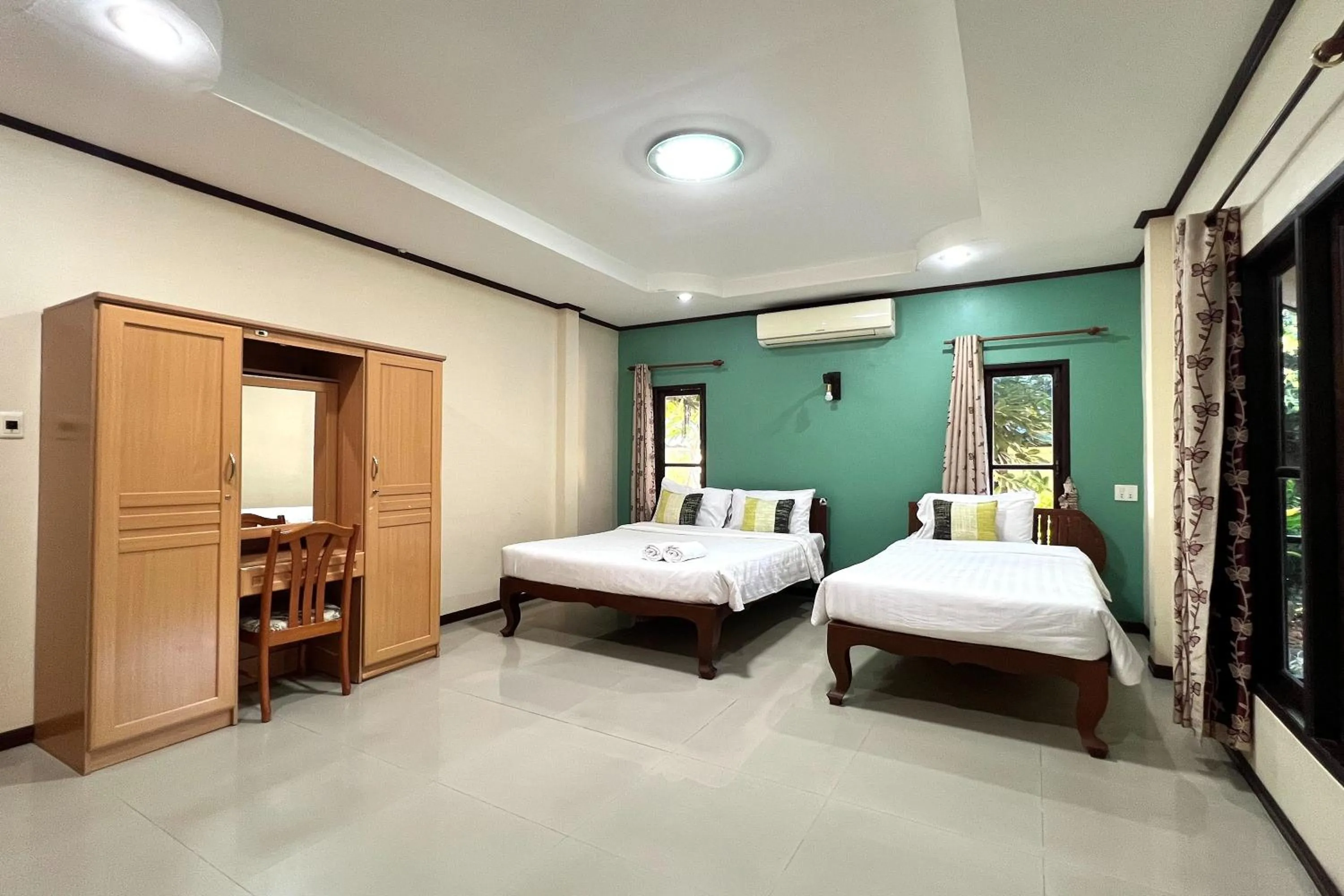 Bed in Saithong Resort