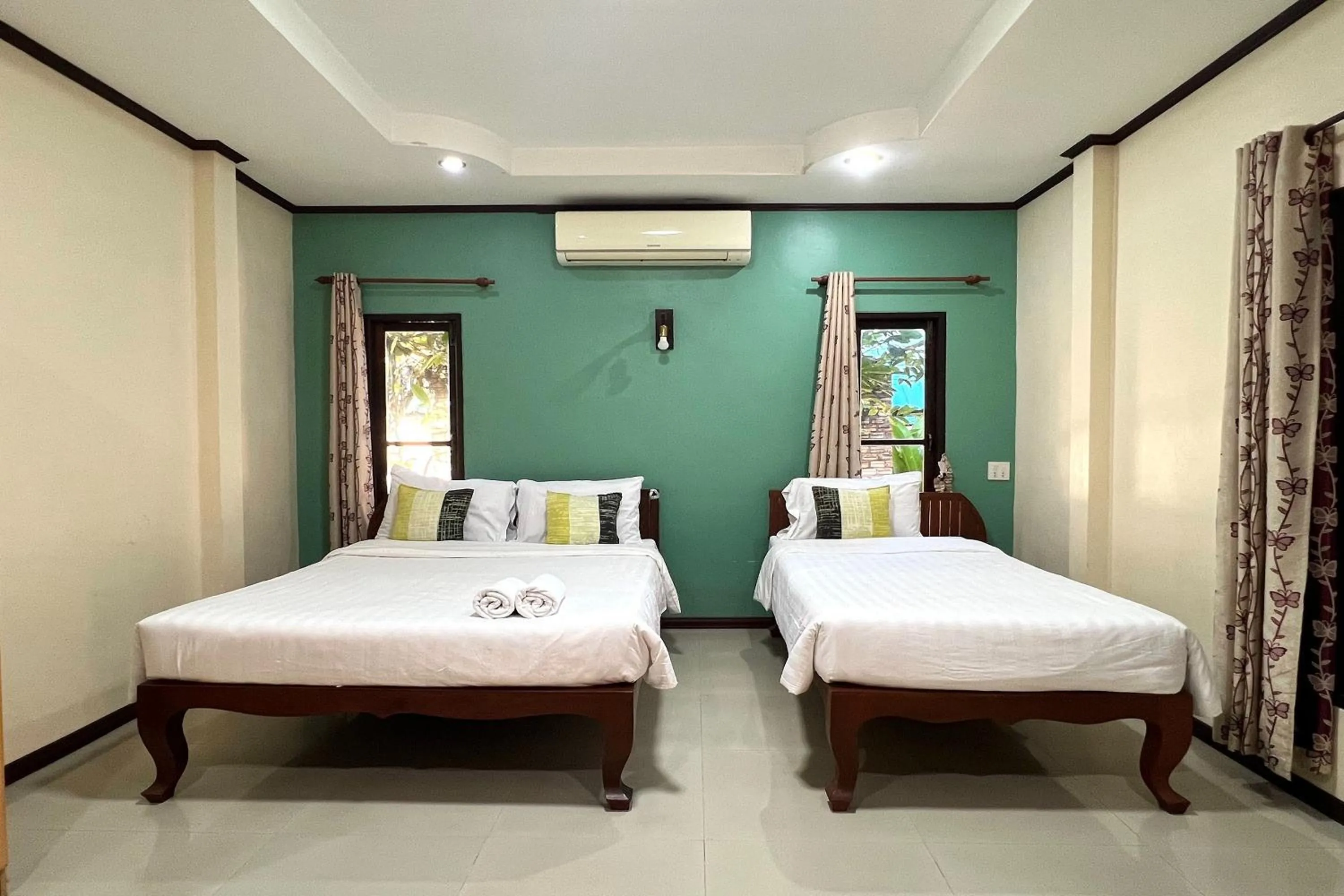 Bed in Saithong Resort