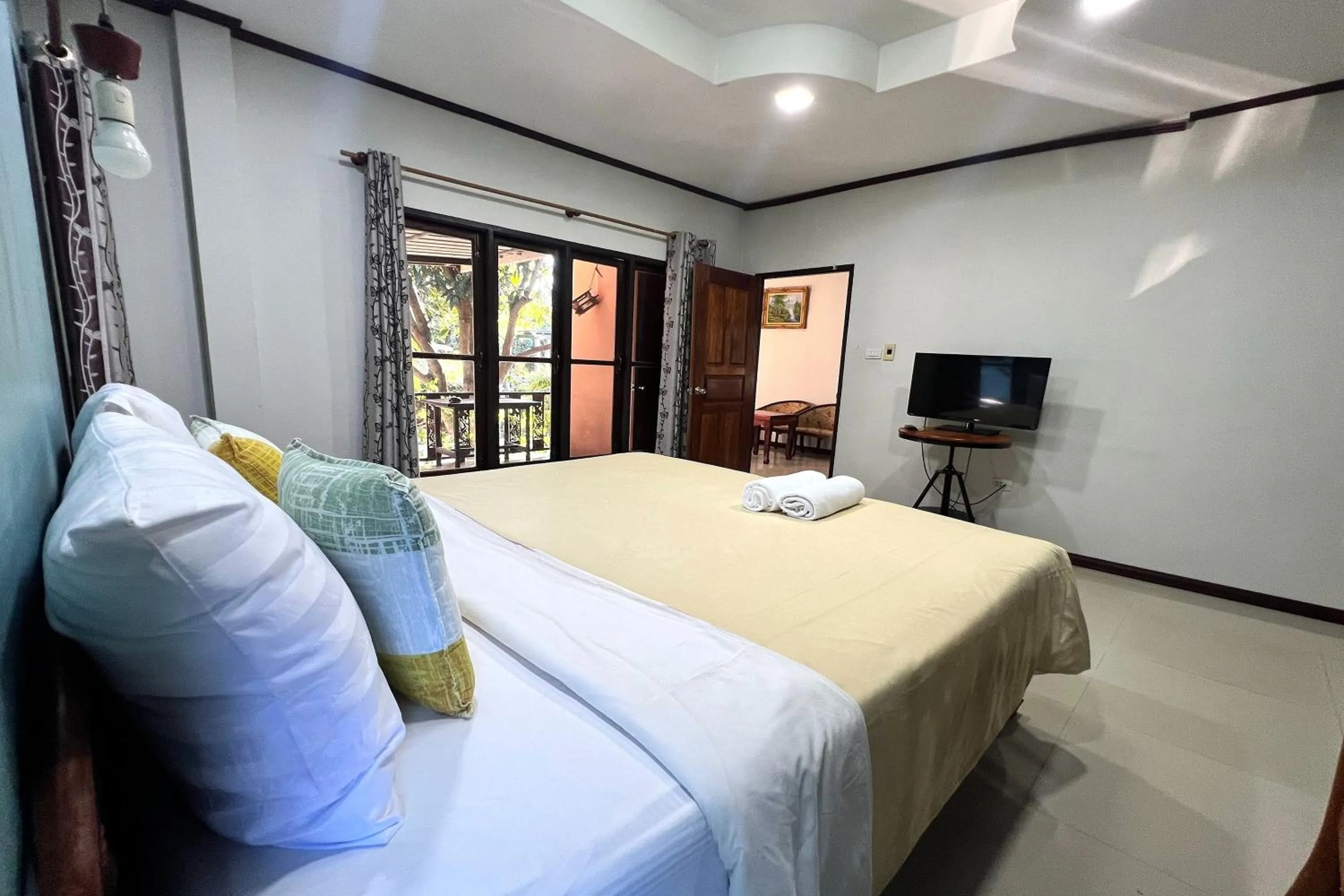 Bed in Saithong Resort