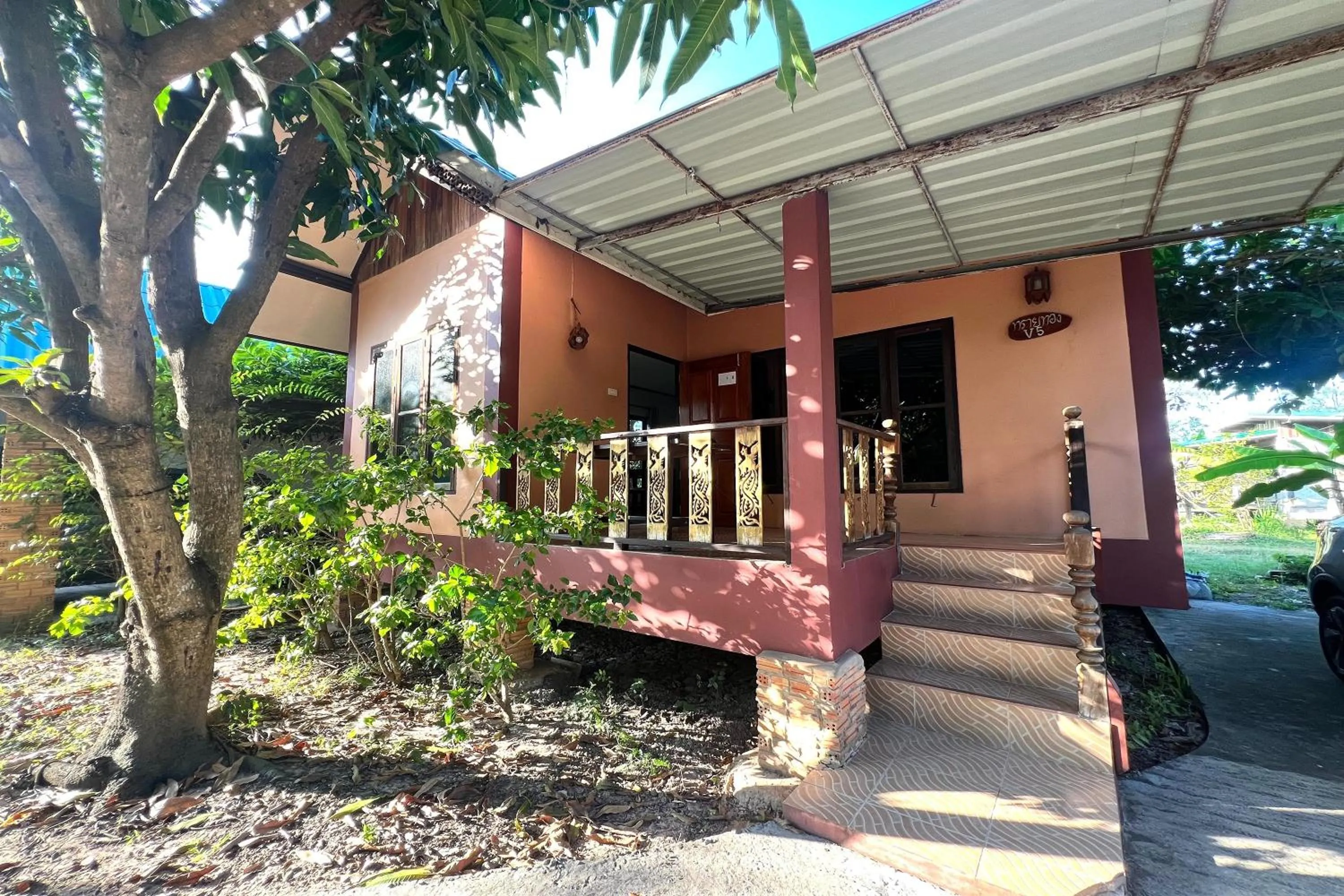 Property building in Saithong Resort