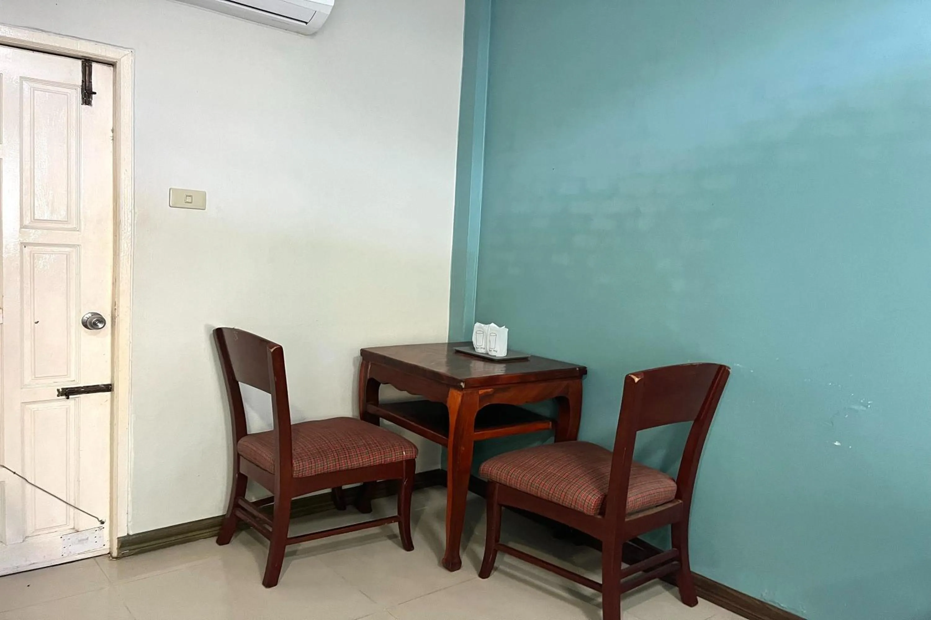 Seating area in Saithong Resort