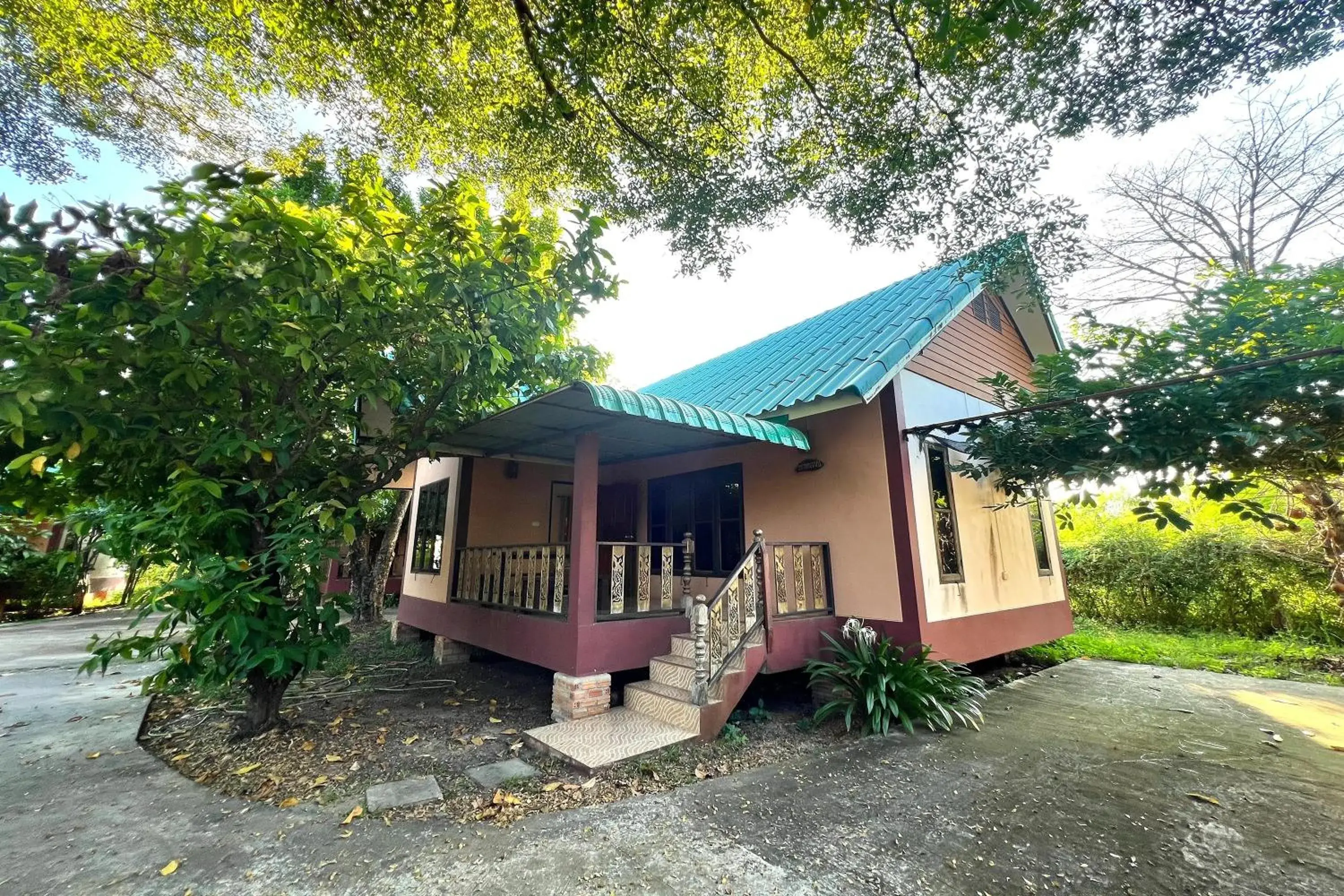 Property building in Saithong Resort Property building in Saithong Resort