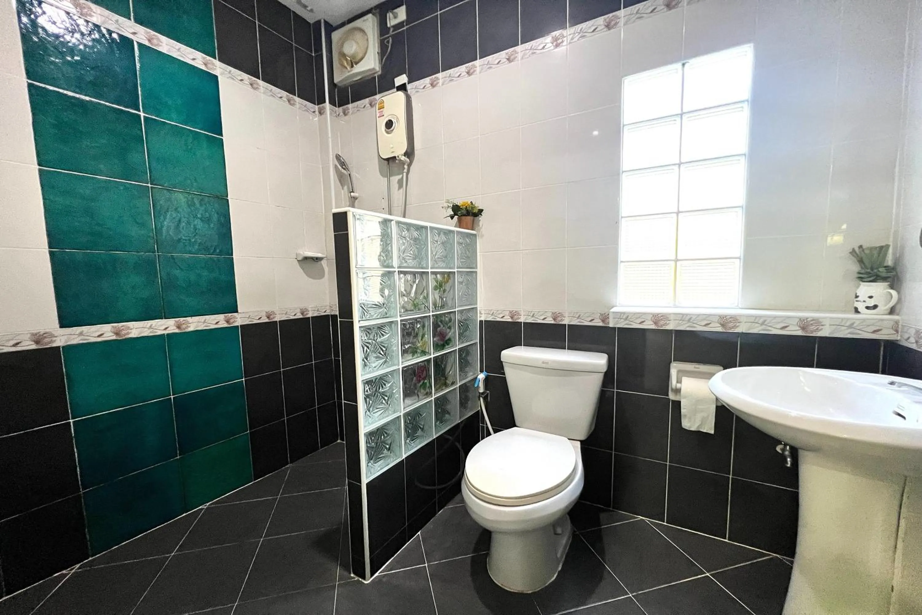 Toilet in Saithong Resort