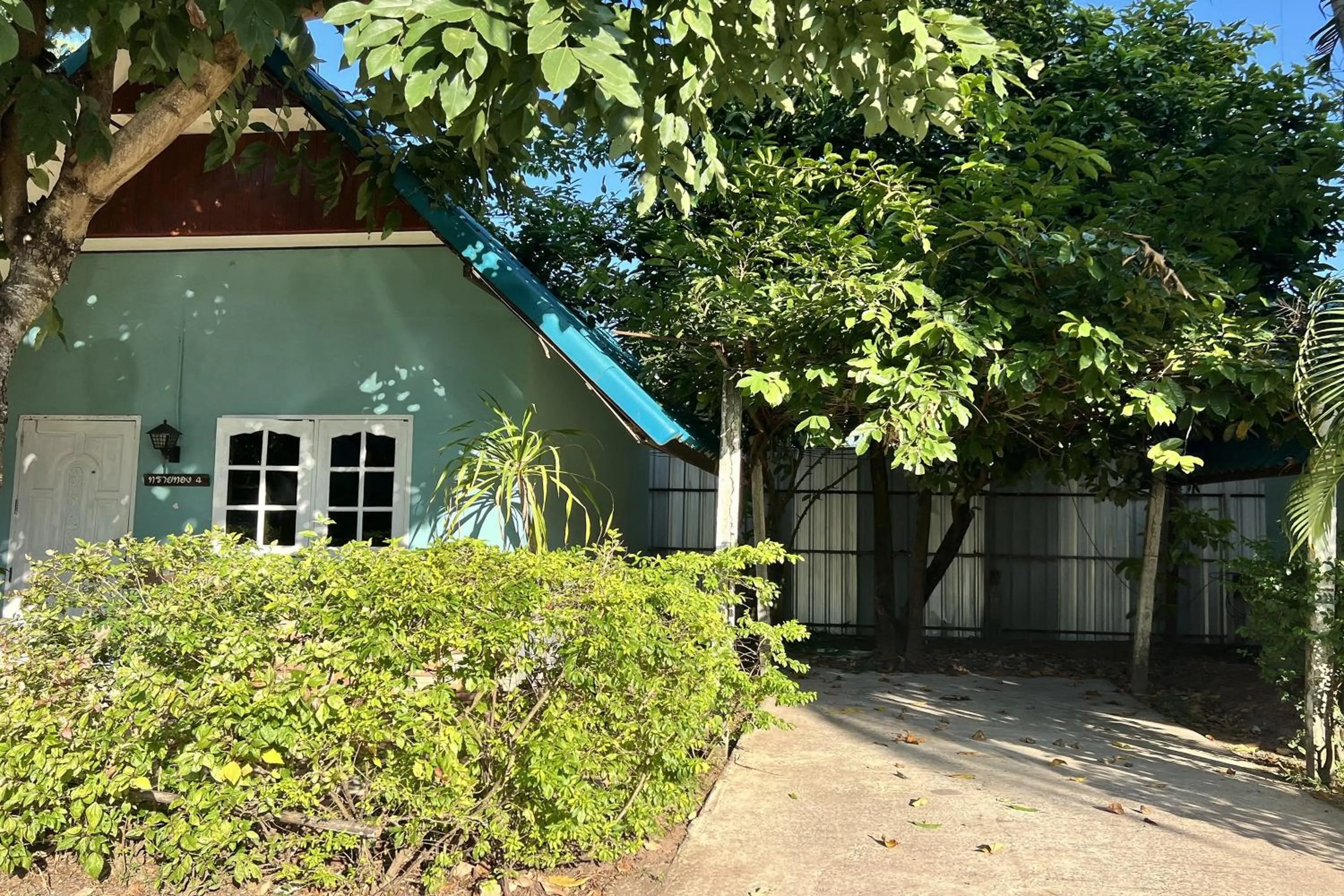 Property building in Saithong Resort