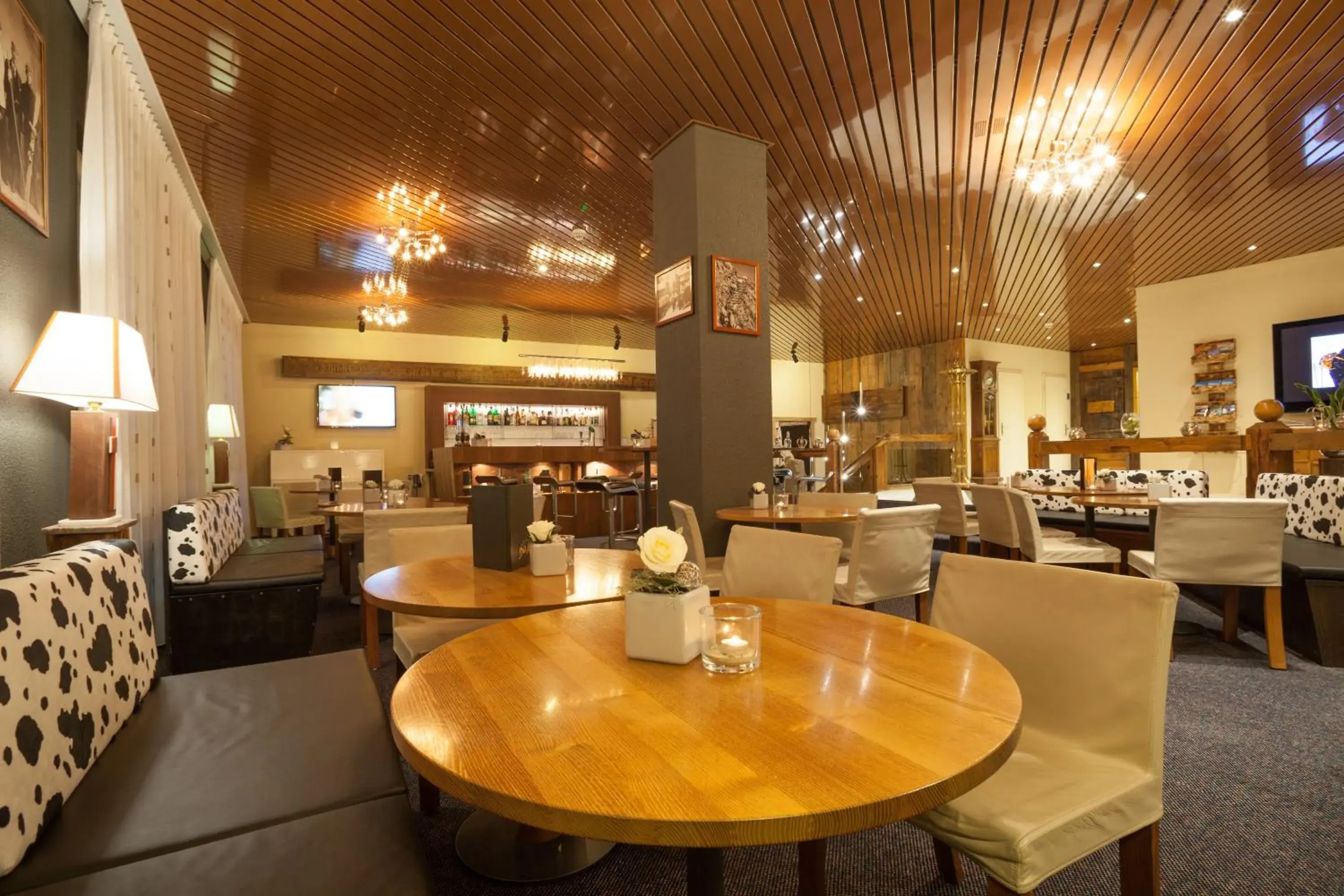 Lounge or bar in Hotel Steinmattli Lounge or bar in Hotel Steinmattli