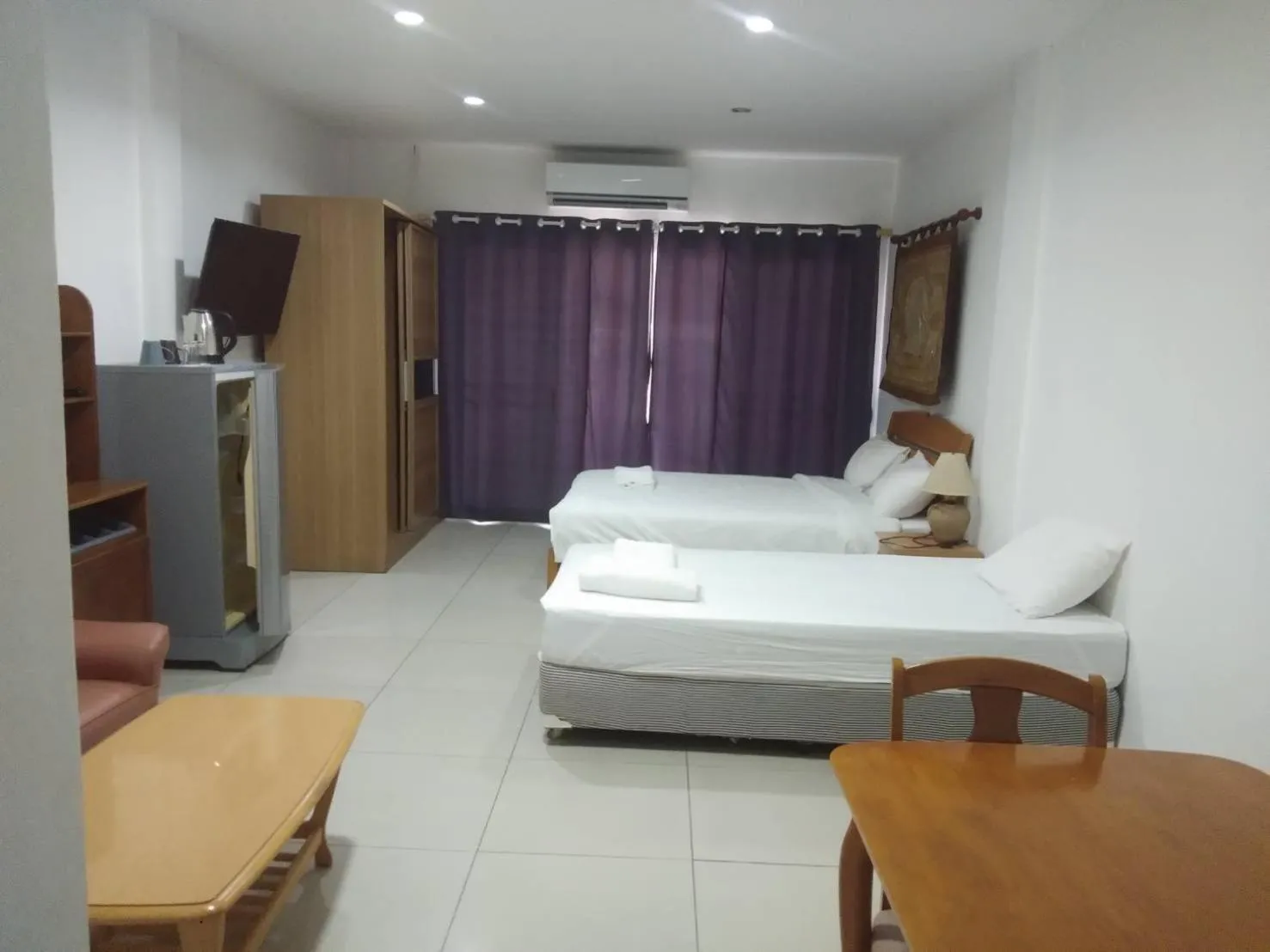 Bedroom, Bed in Jomtien Hostel