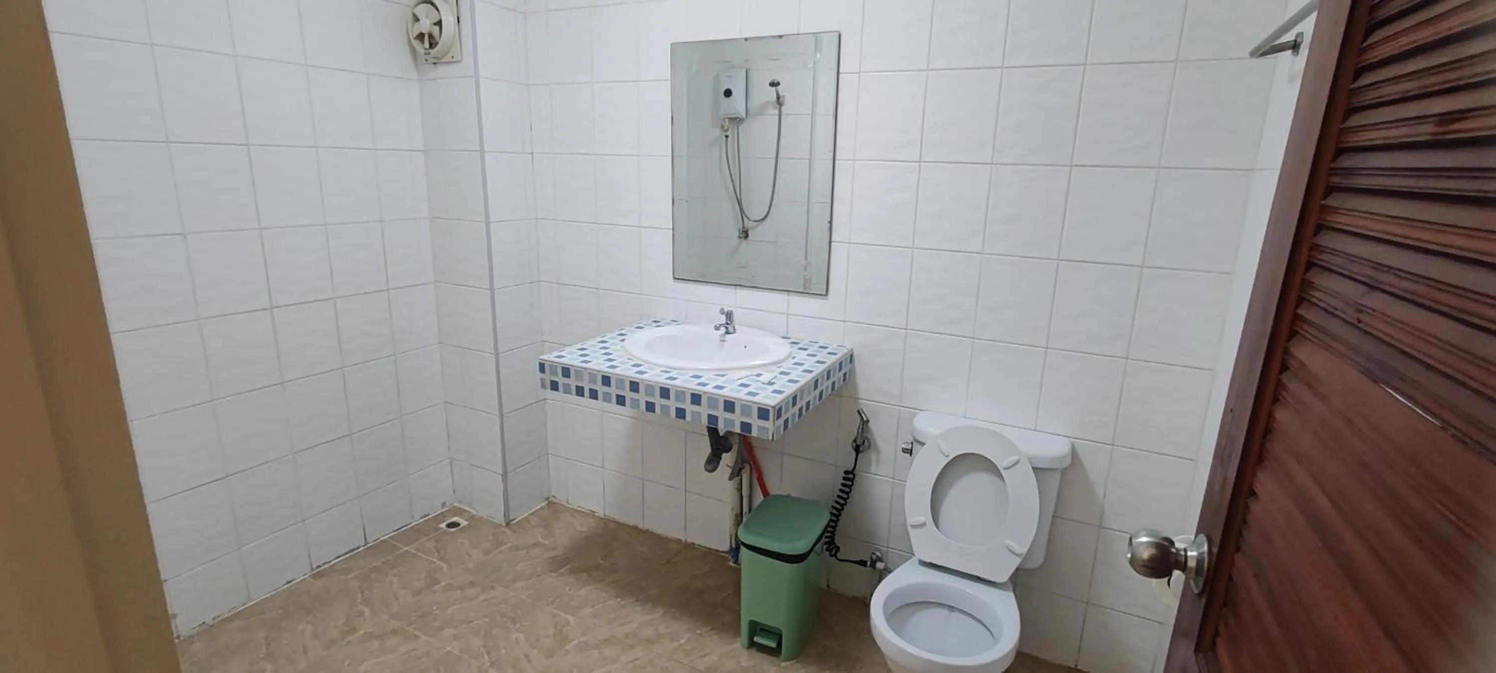 Bathroom in Jomtien Hostel