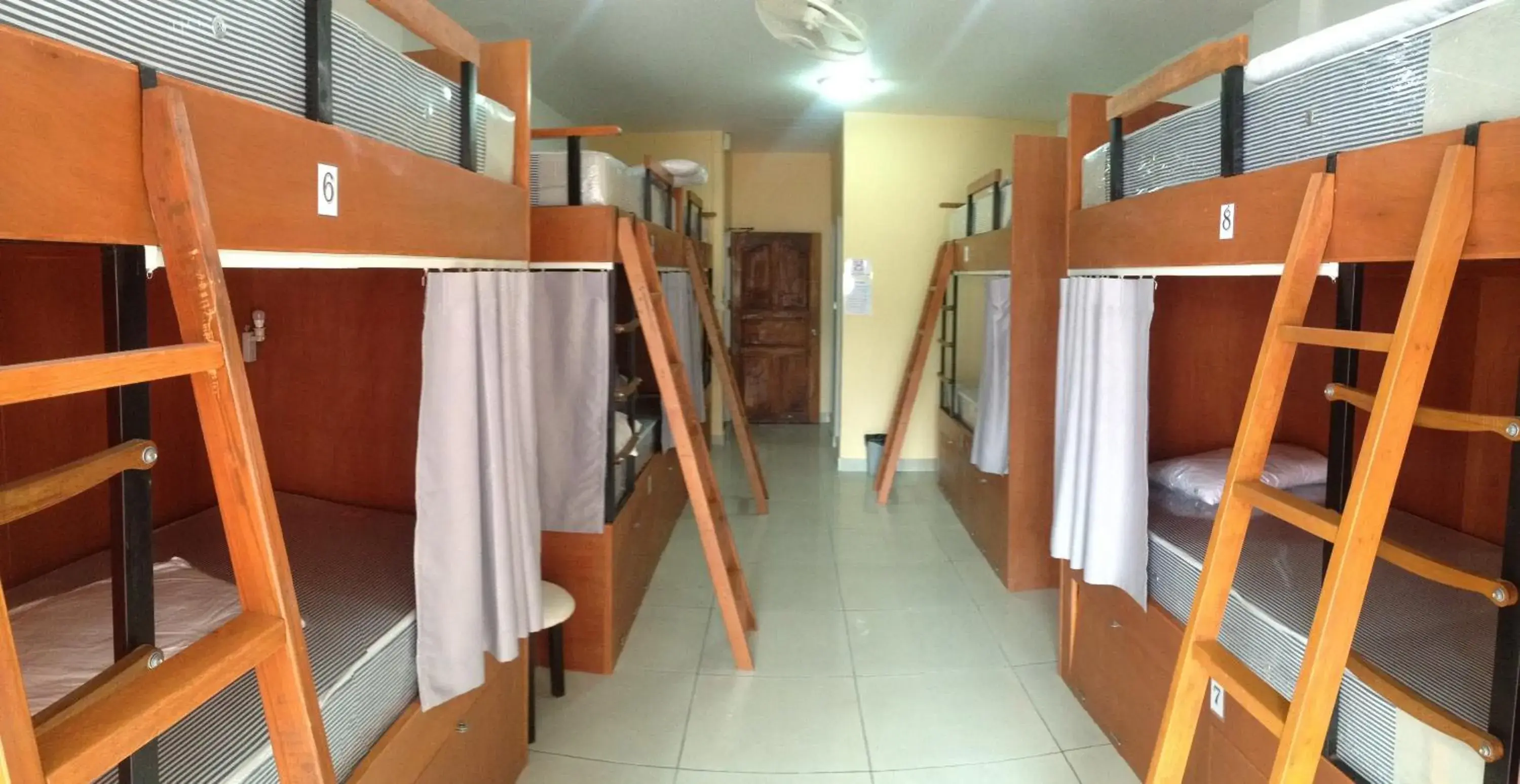 Property building in Jomtien Hostel Property building in Jomtien Hostel