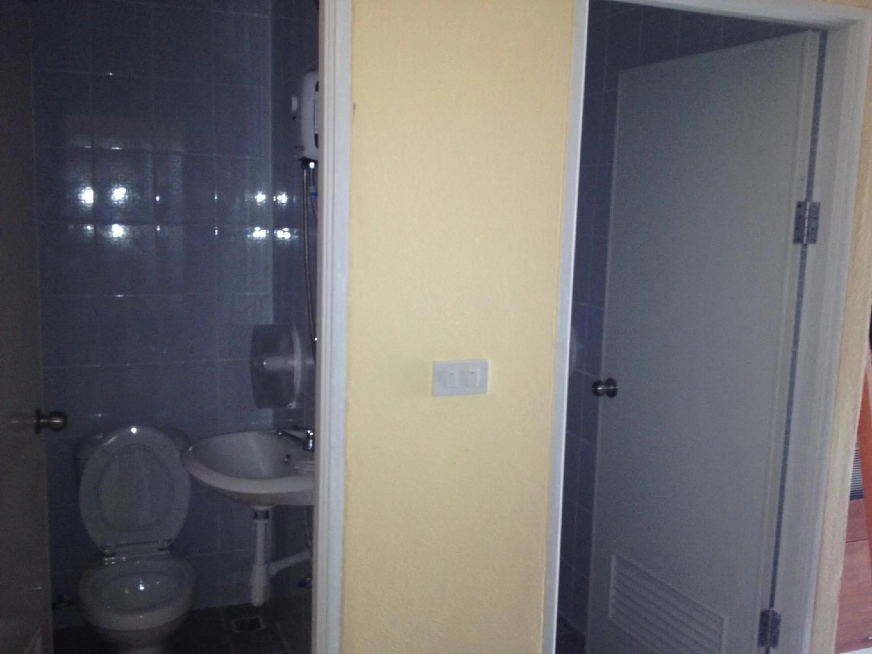 Bathroom in Jomtien Hostel