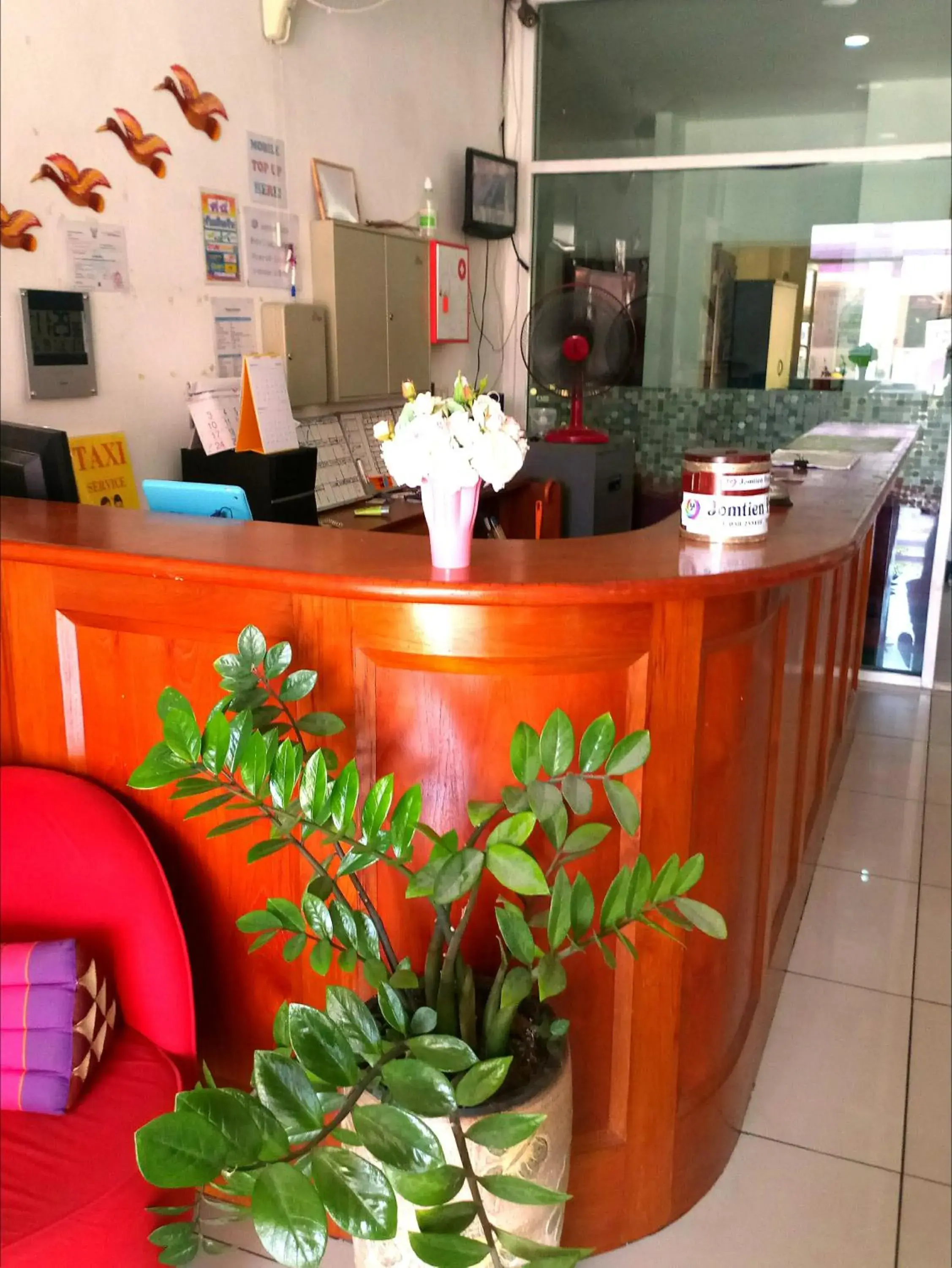 Facade/entrance in Jomtien Hostel Facade/entrance in Jomtien Hostel