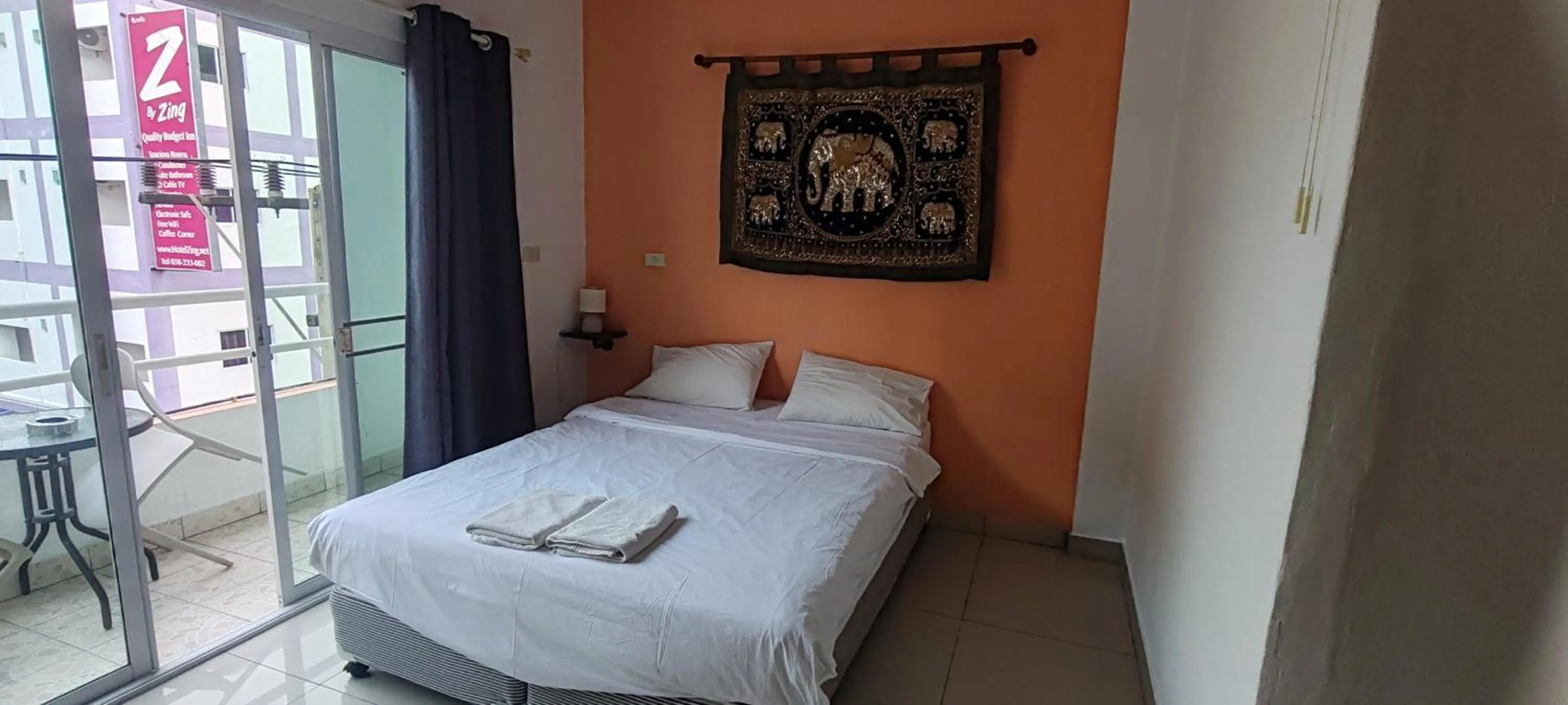 Bedroom, Bed in Jomtien Hostel