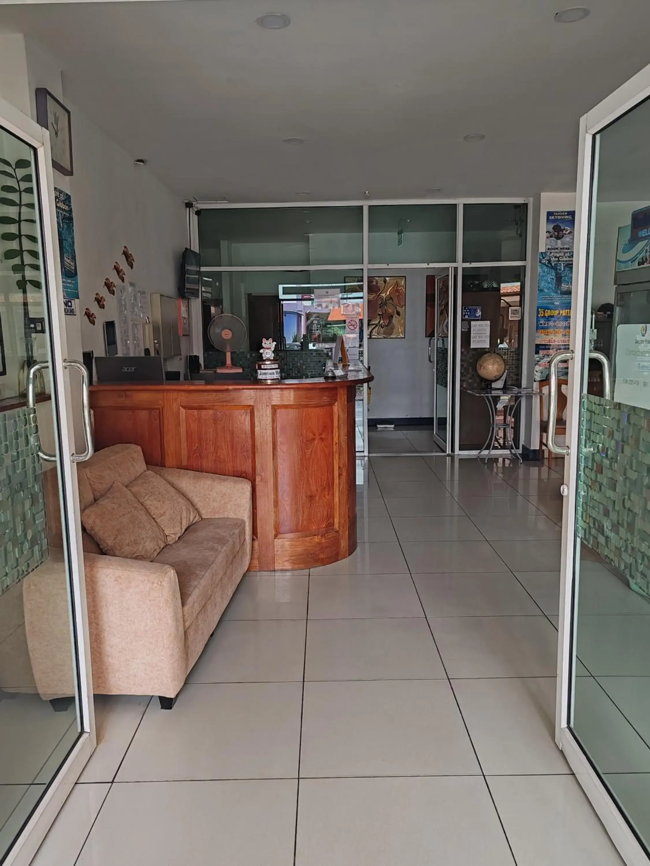 Lobby or reception in Jomtien Hostel Lobby or reception in Jomtien Hostel