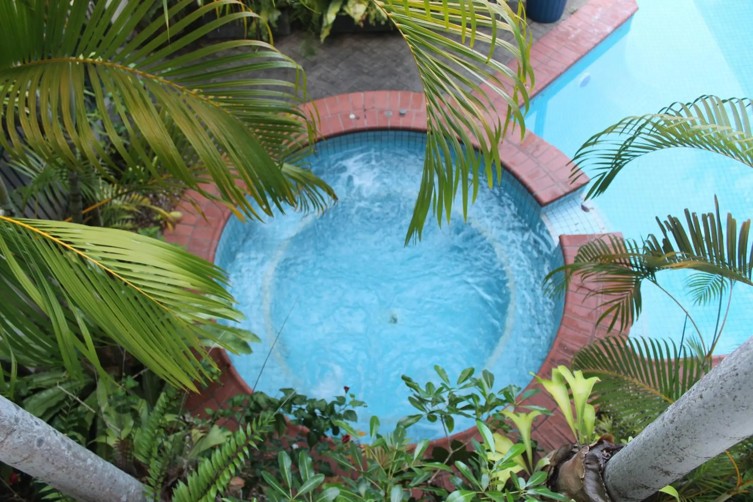 Hot Tub in Crystal Garden Resort & Restaurant Hot Tub in Crystal Garden Resort & Restaurant