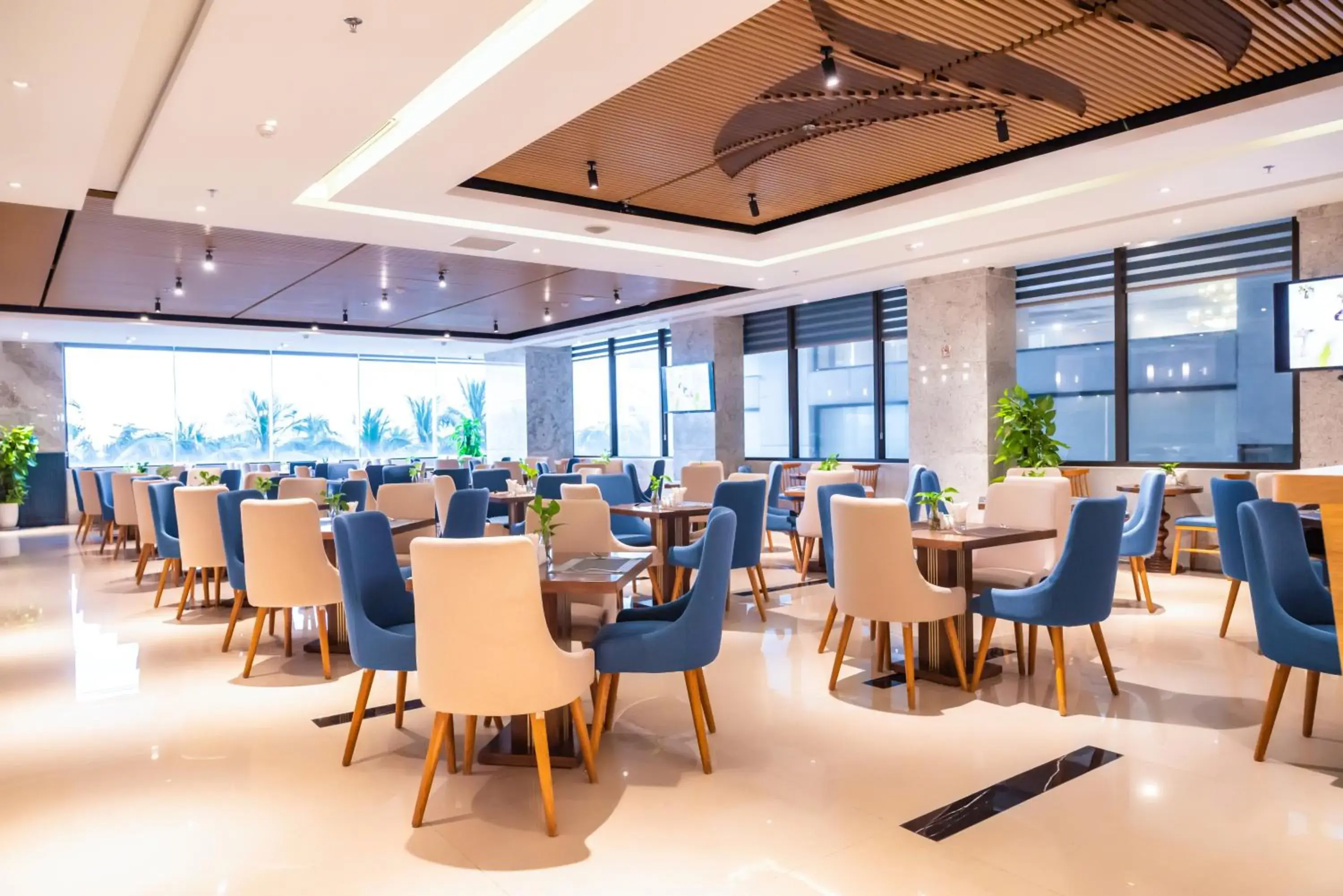 Restaurant/places to eat in Canvas Danang Beach Hotel Restaurant/places to eat in Canvas Danang Beach Hotel