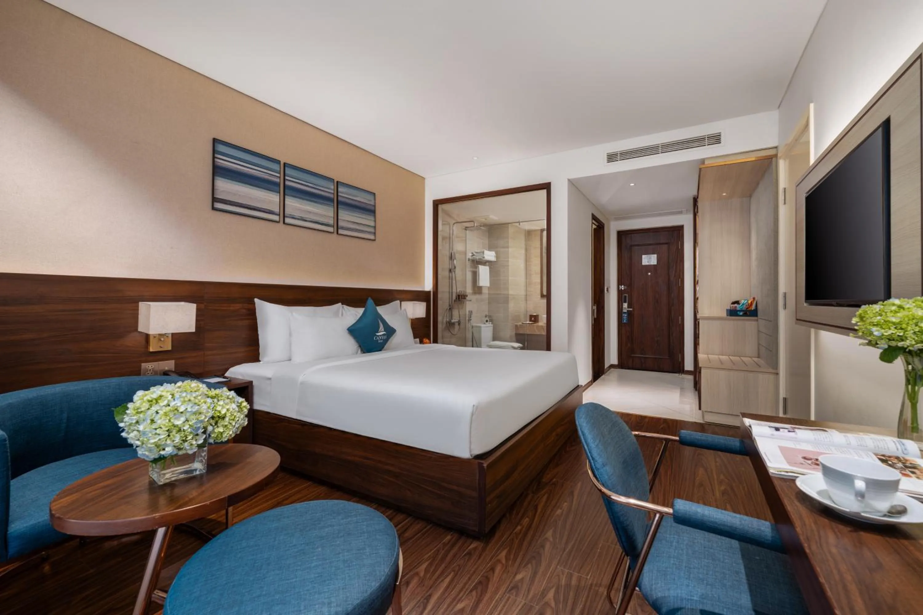 Bedroom, Bed in Canvas Danang Beach Hotel