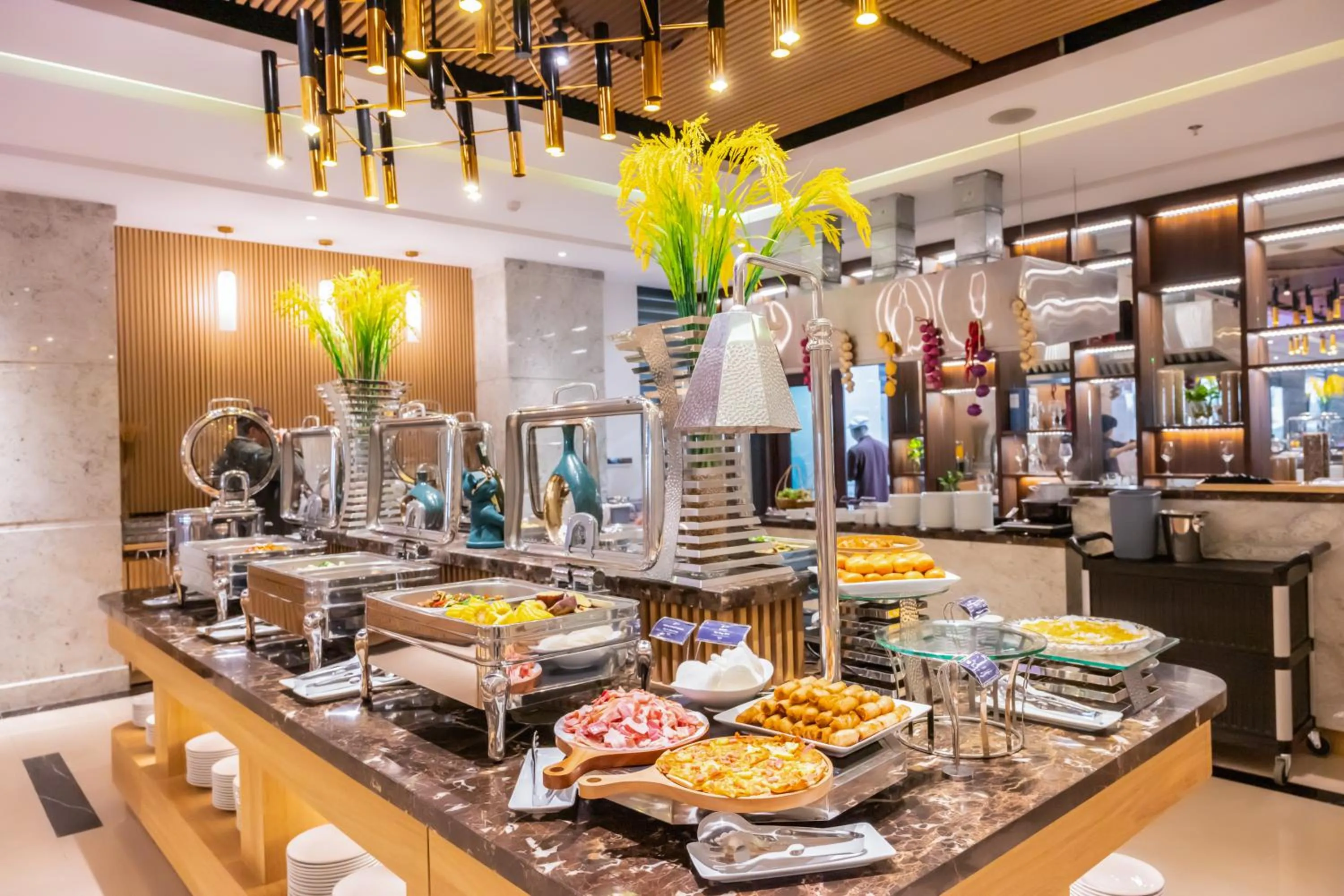 Restaurant/places to eat in Canvas Danang Beach Hotel