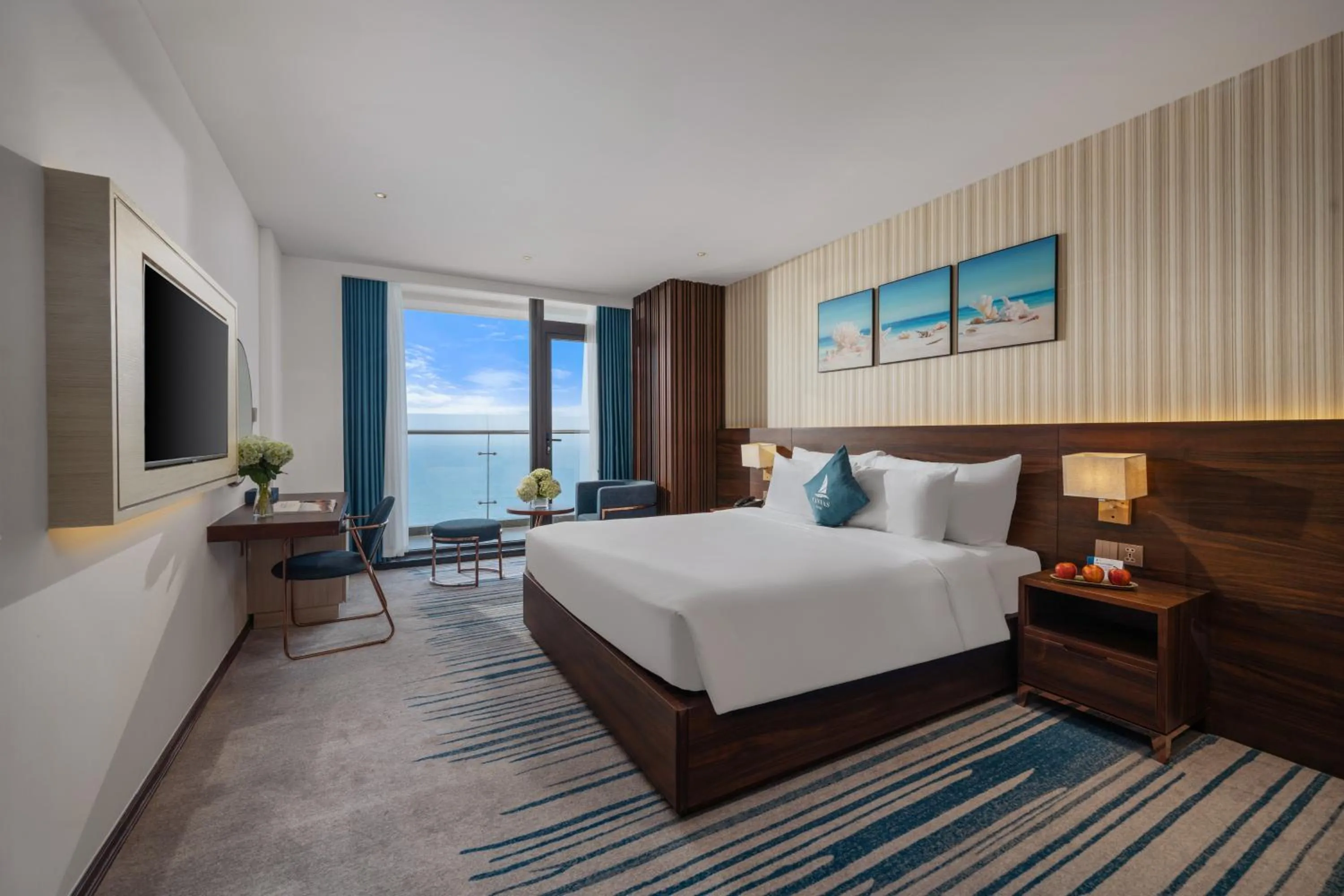 Bedroom, Bed in Canvas Danang Beach Hotel