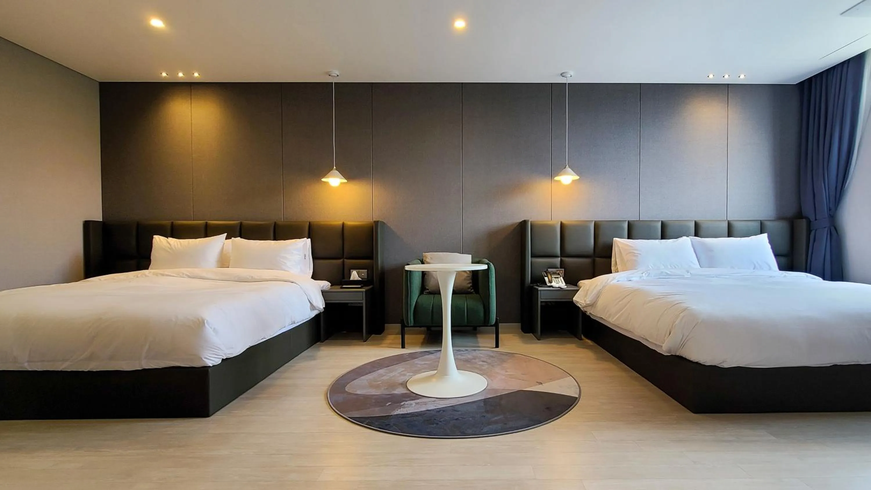 Bed in Hotel Ohevday