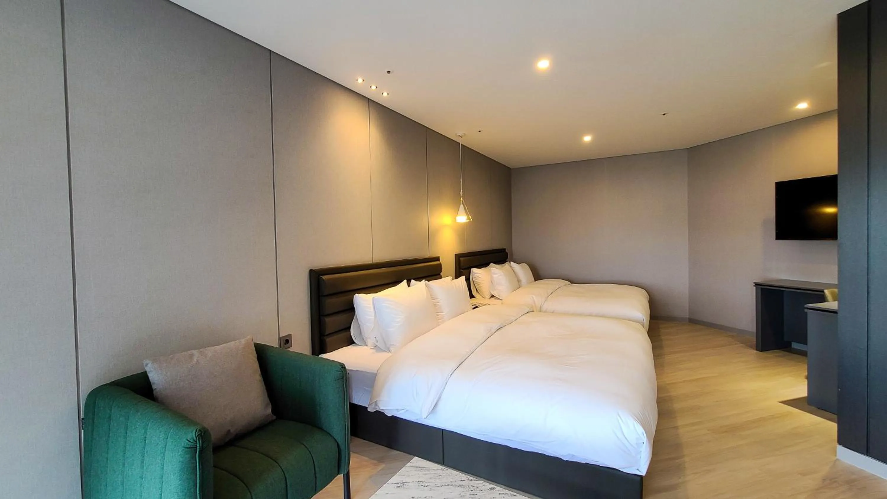 Bed in Hotel Ohevday