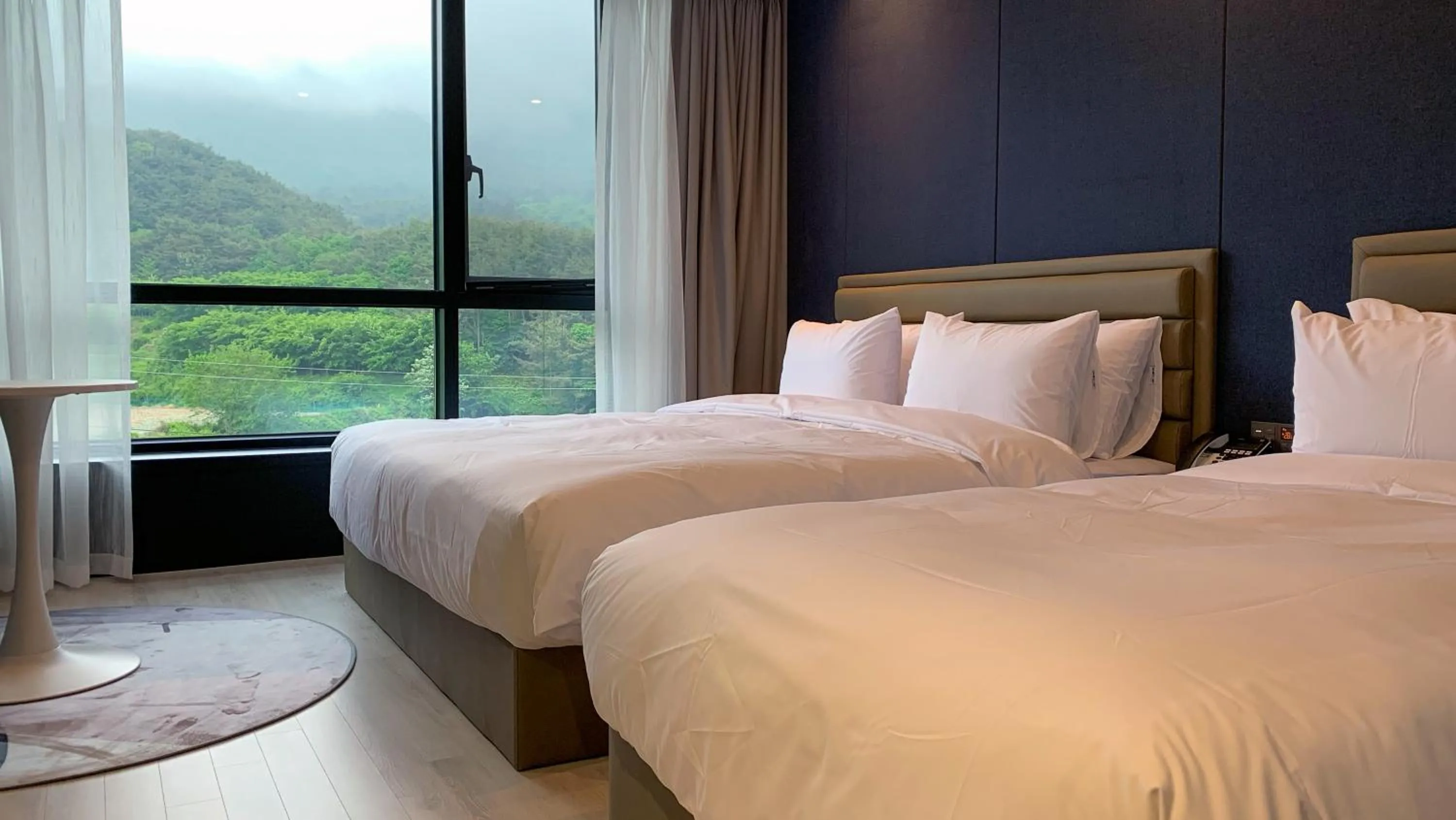 Bed in Hotel Ohevday