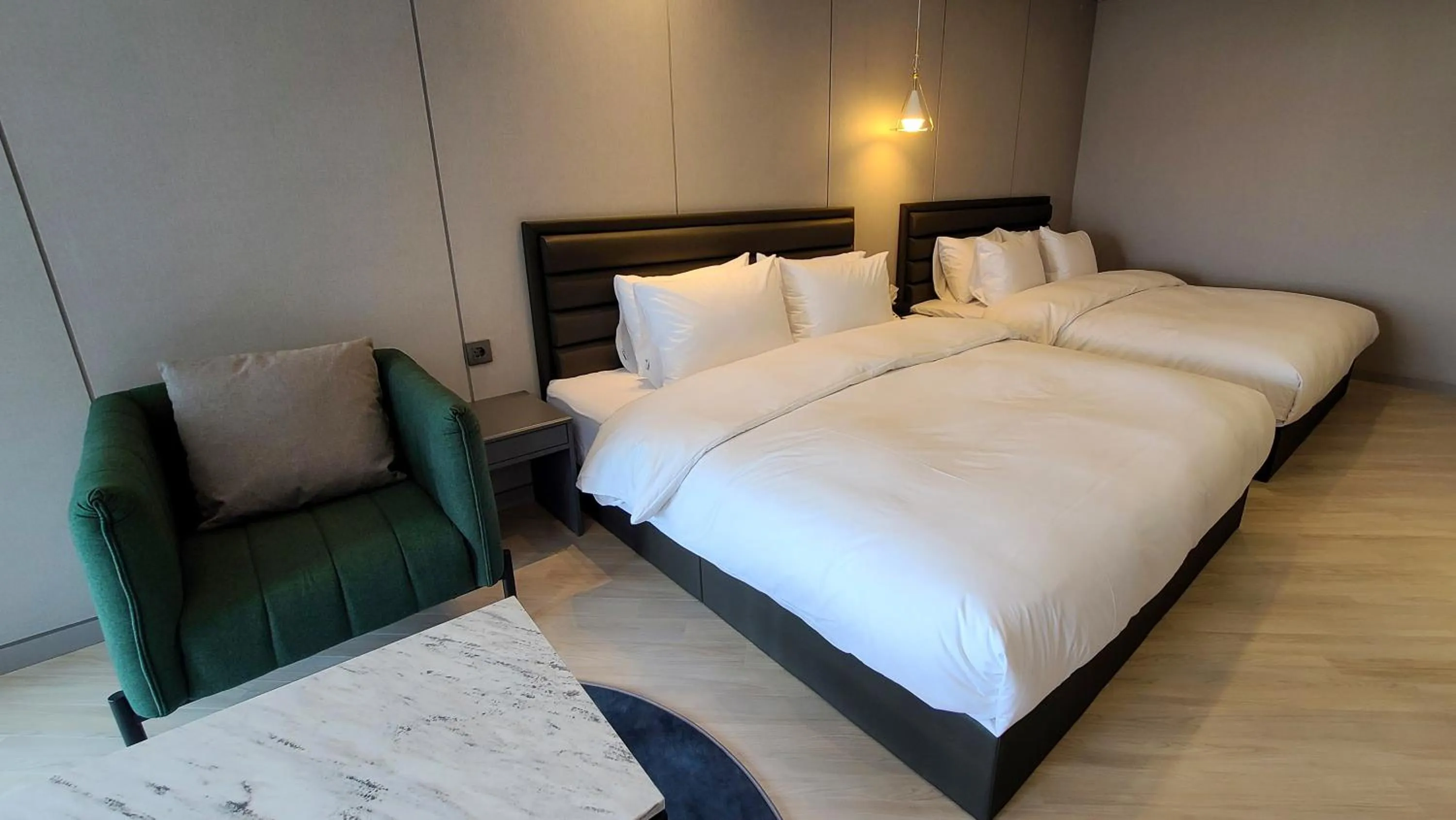 Bed in Hotel Ohevday