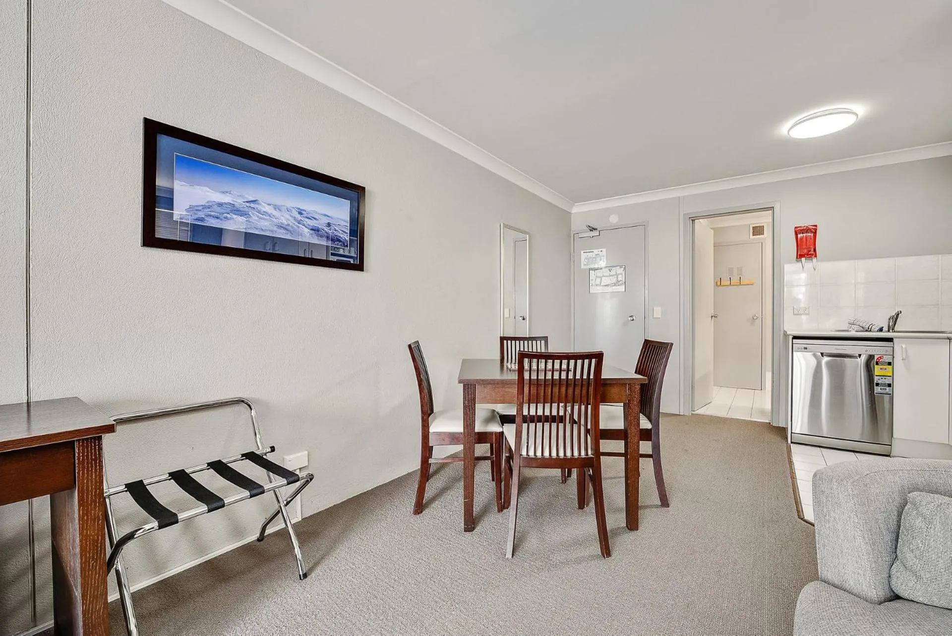 Horizons 201 - Lake Front Studio l Pool l Tennis Court l Bar l WiFi