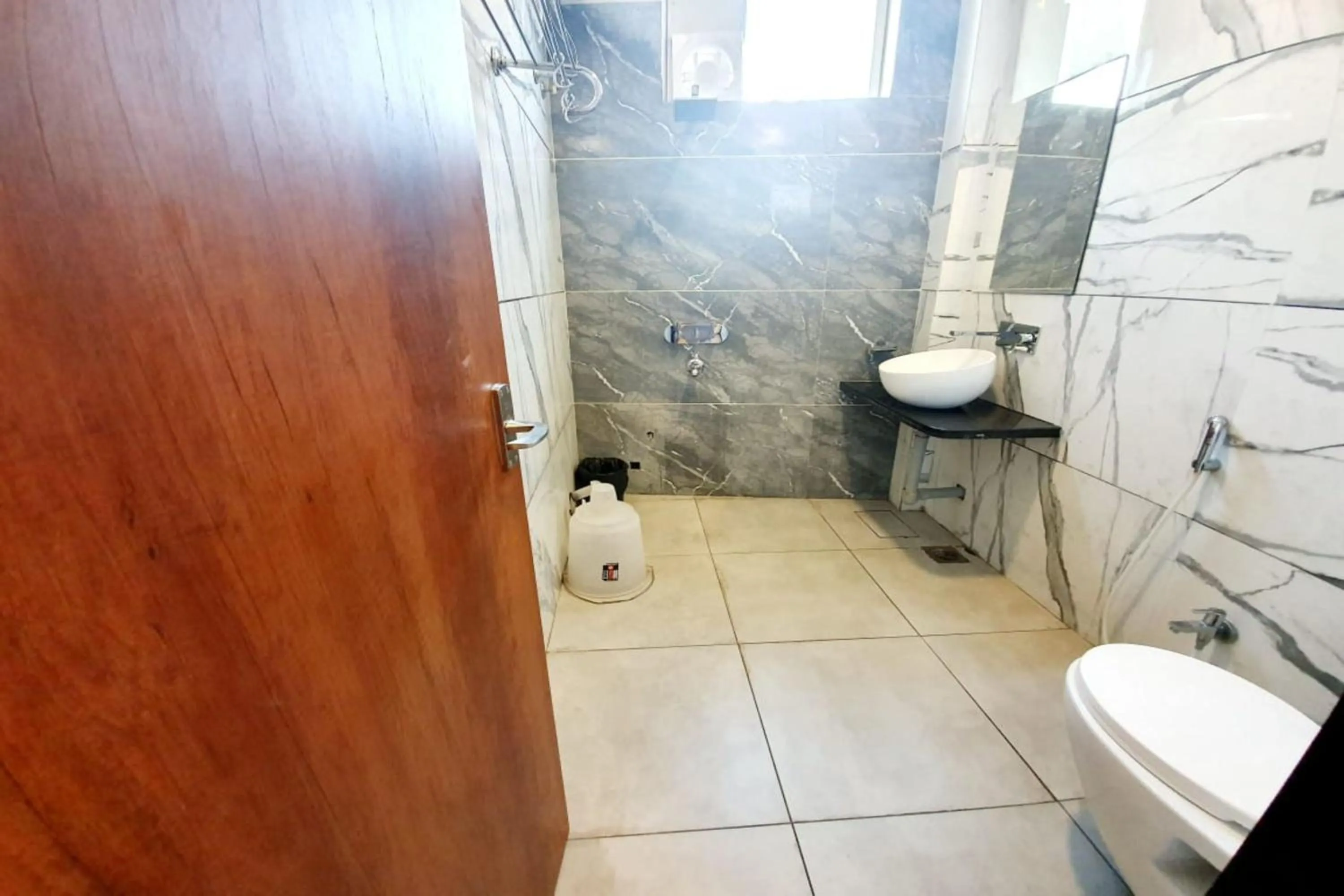 Bathroom in Hotel Satyug