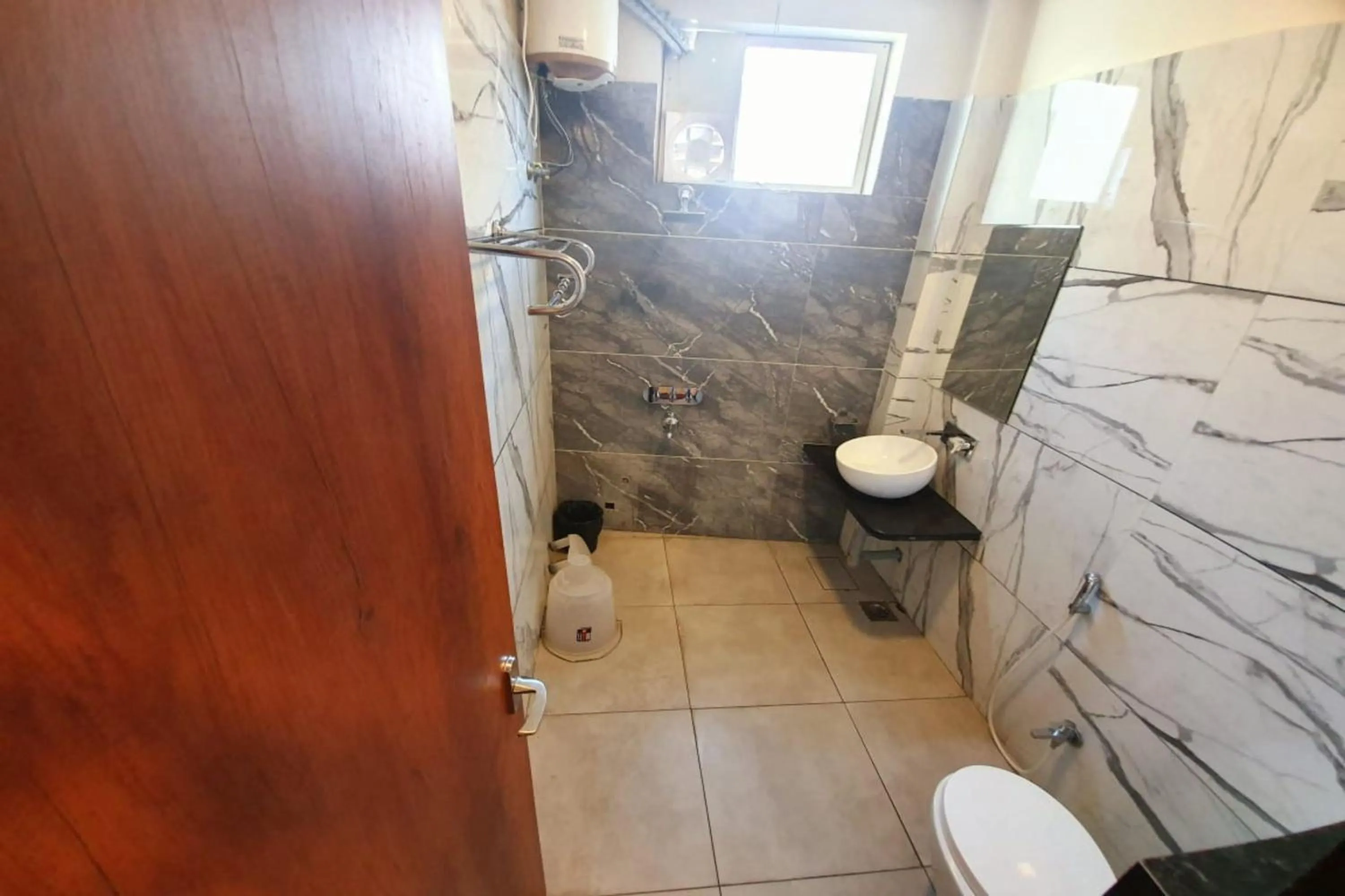 Bathroom in Hotel Satyug