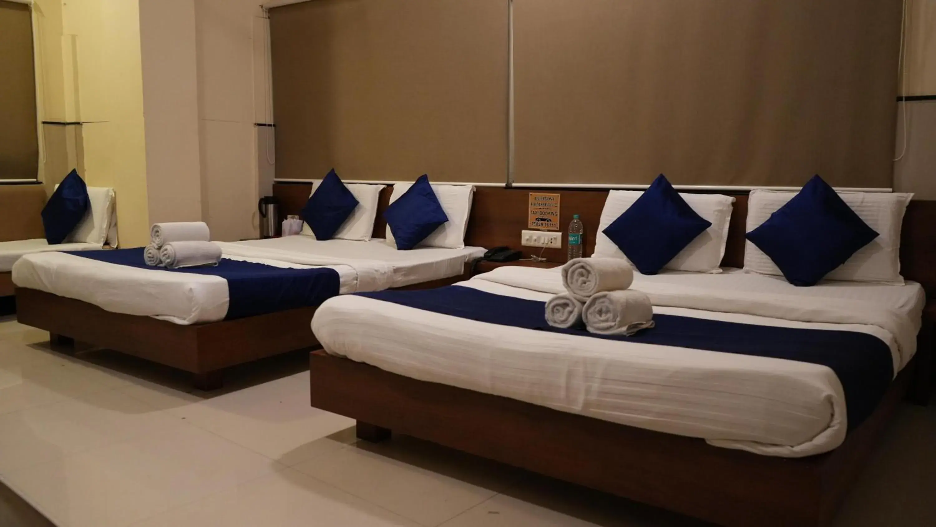 Quadruple Room in Hotel Satyug Quadruple Room in Hotel Satyug