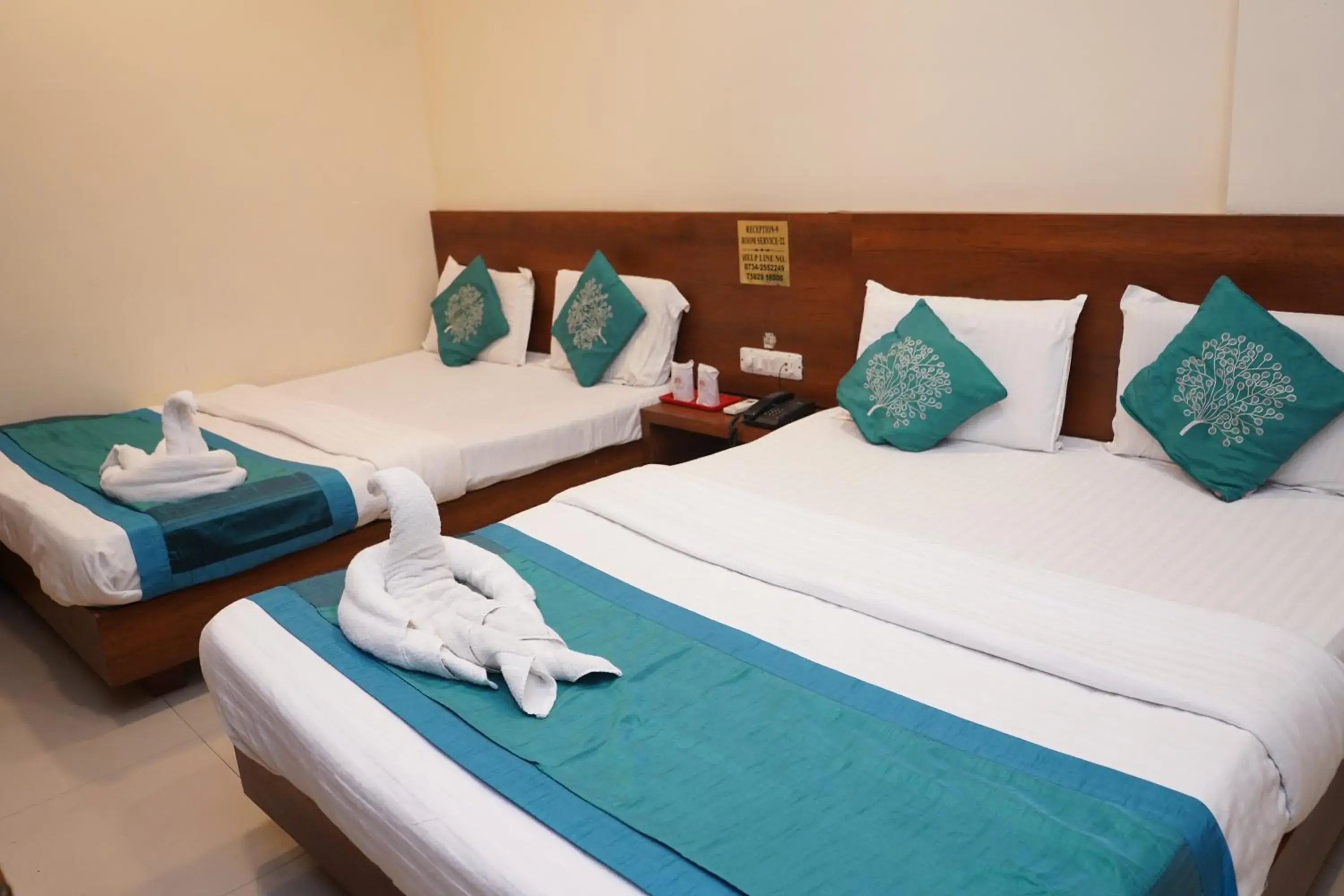 Quadruple Room in Hotel Satyug Quadruple Room in Hotel Satyug