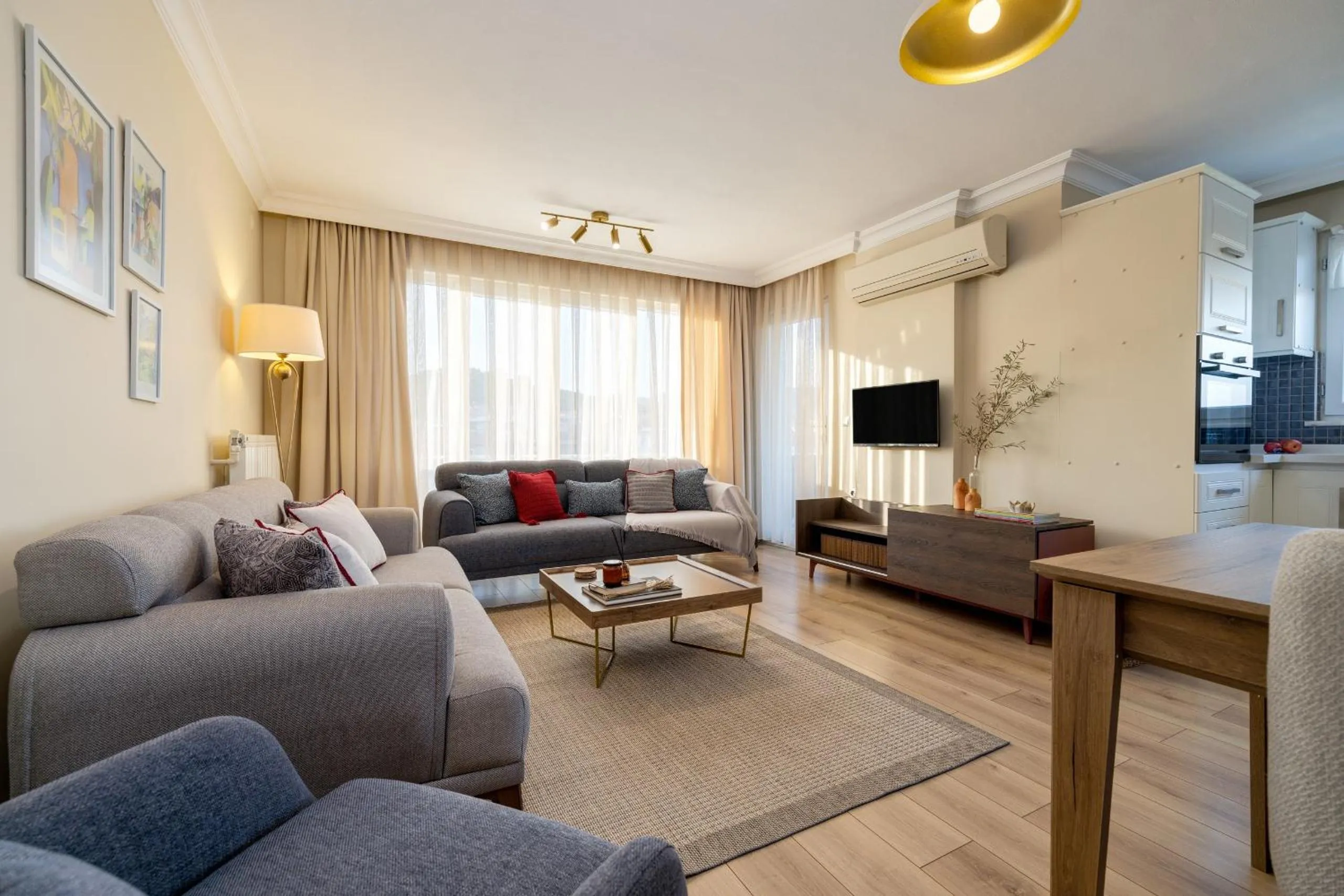 Living room in Gurel Garden House