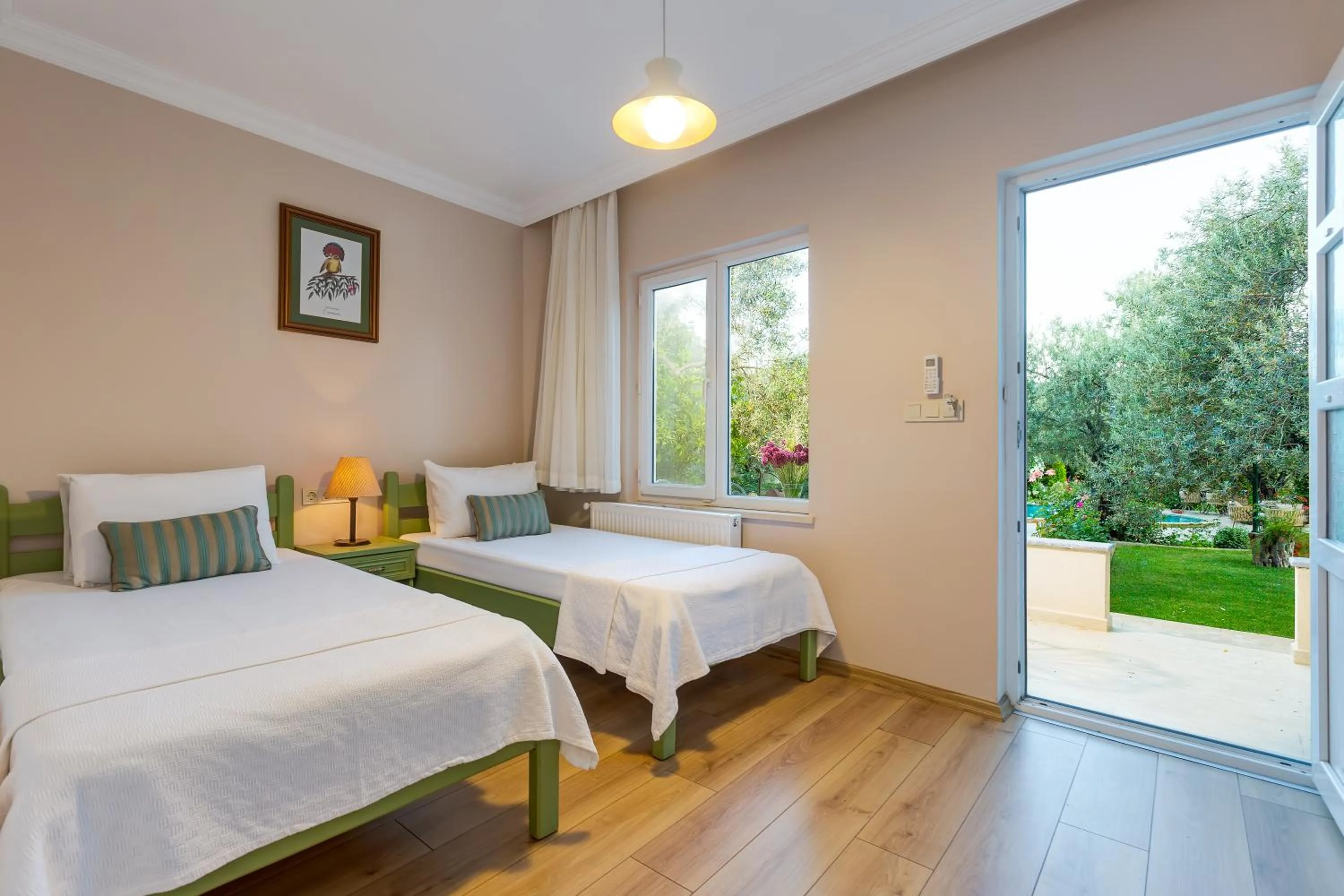 Photo of the whole room, Bed in Gurel Garden House