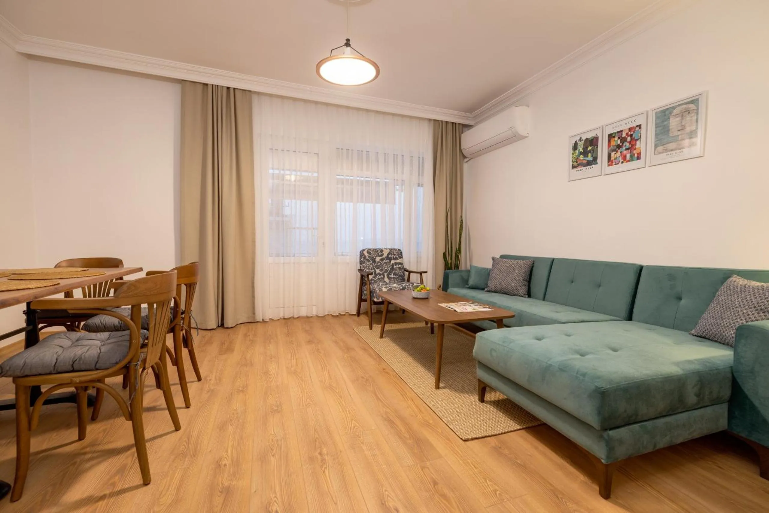 Living room in Gurel Garden House