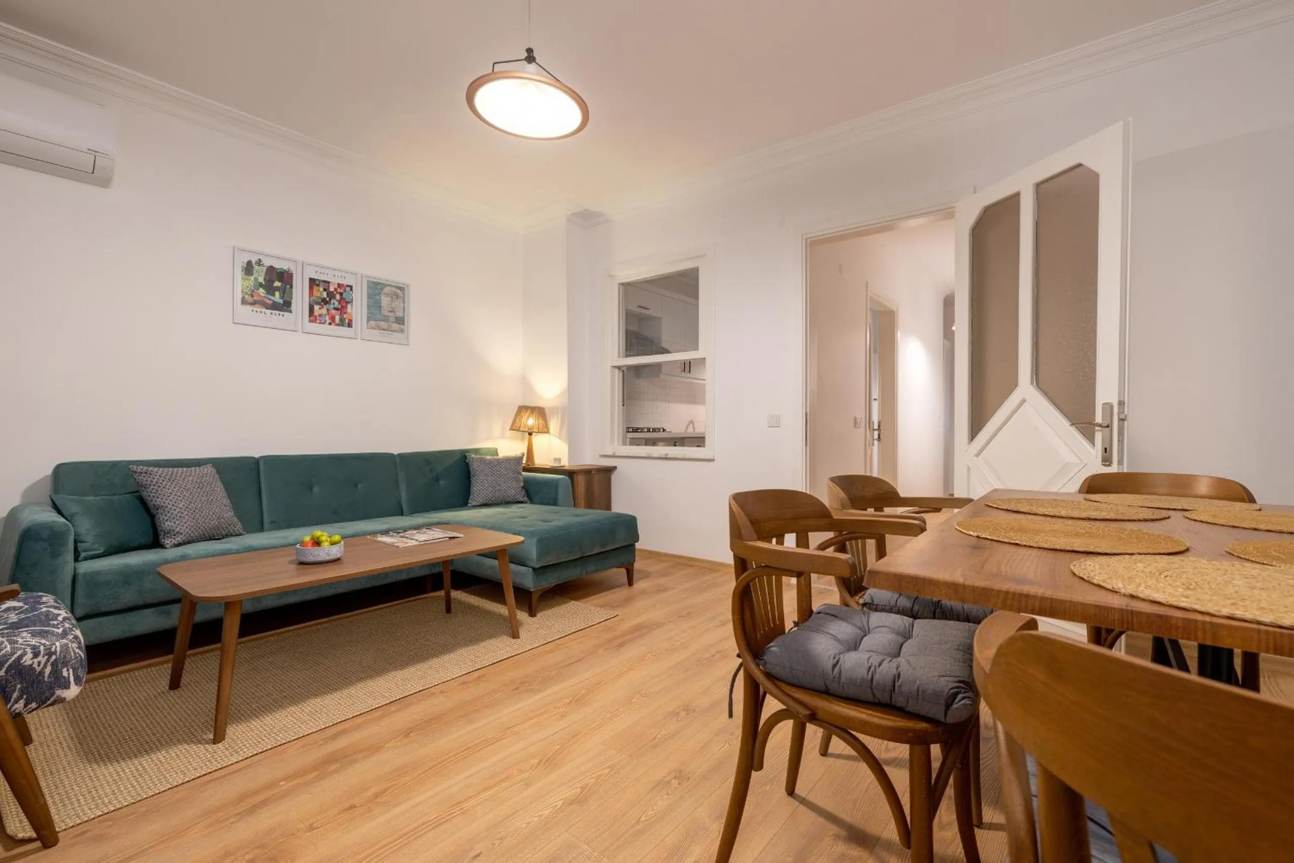 Living room in Gurel Garden House