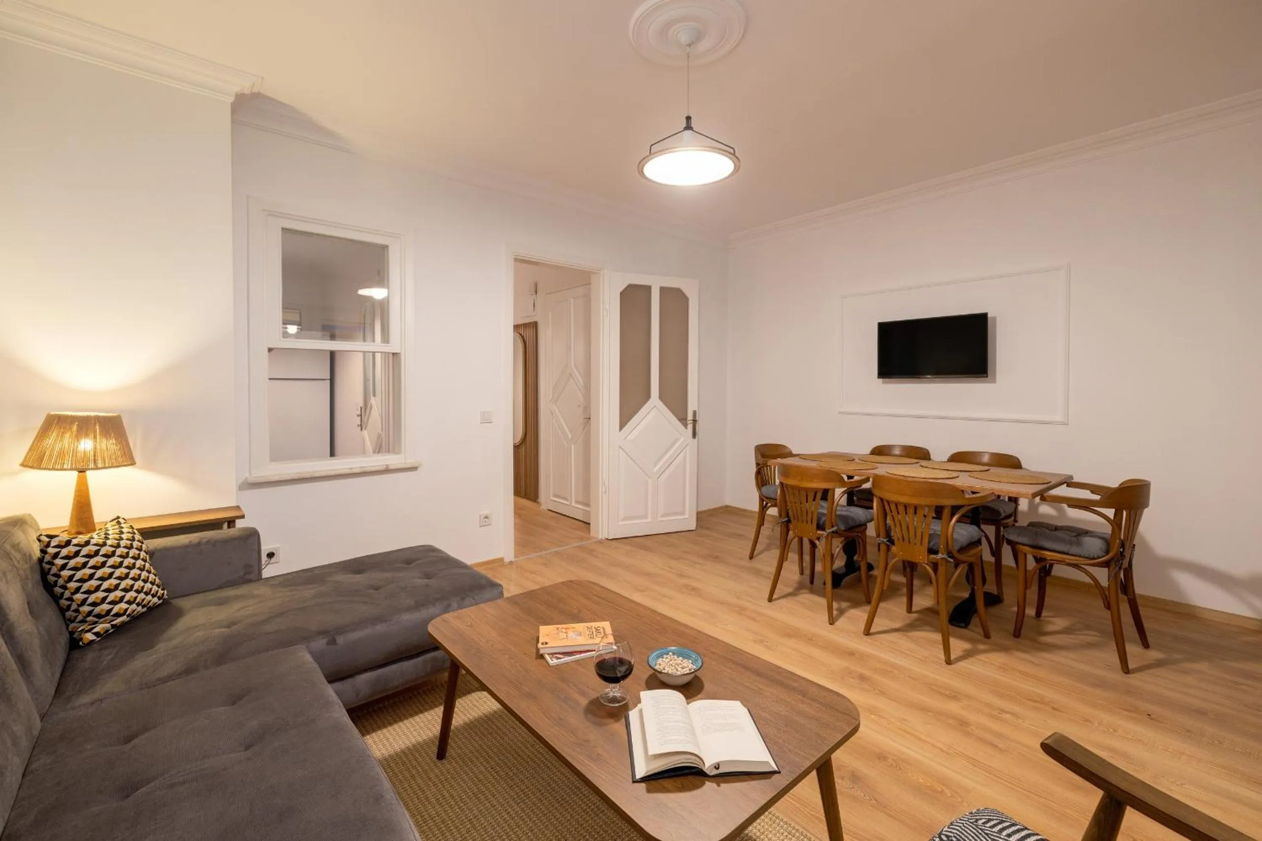 Living room in Gurel Garden House