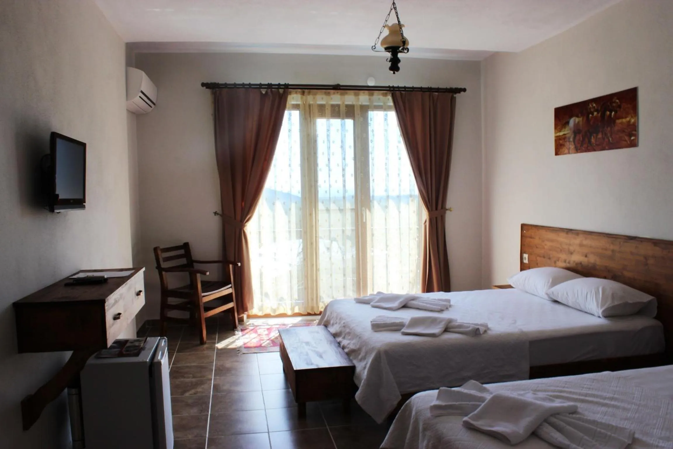 Photo of the whole room, Bed in Kazdaglari Ida Natura Bungalov Hotel