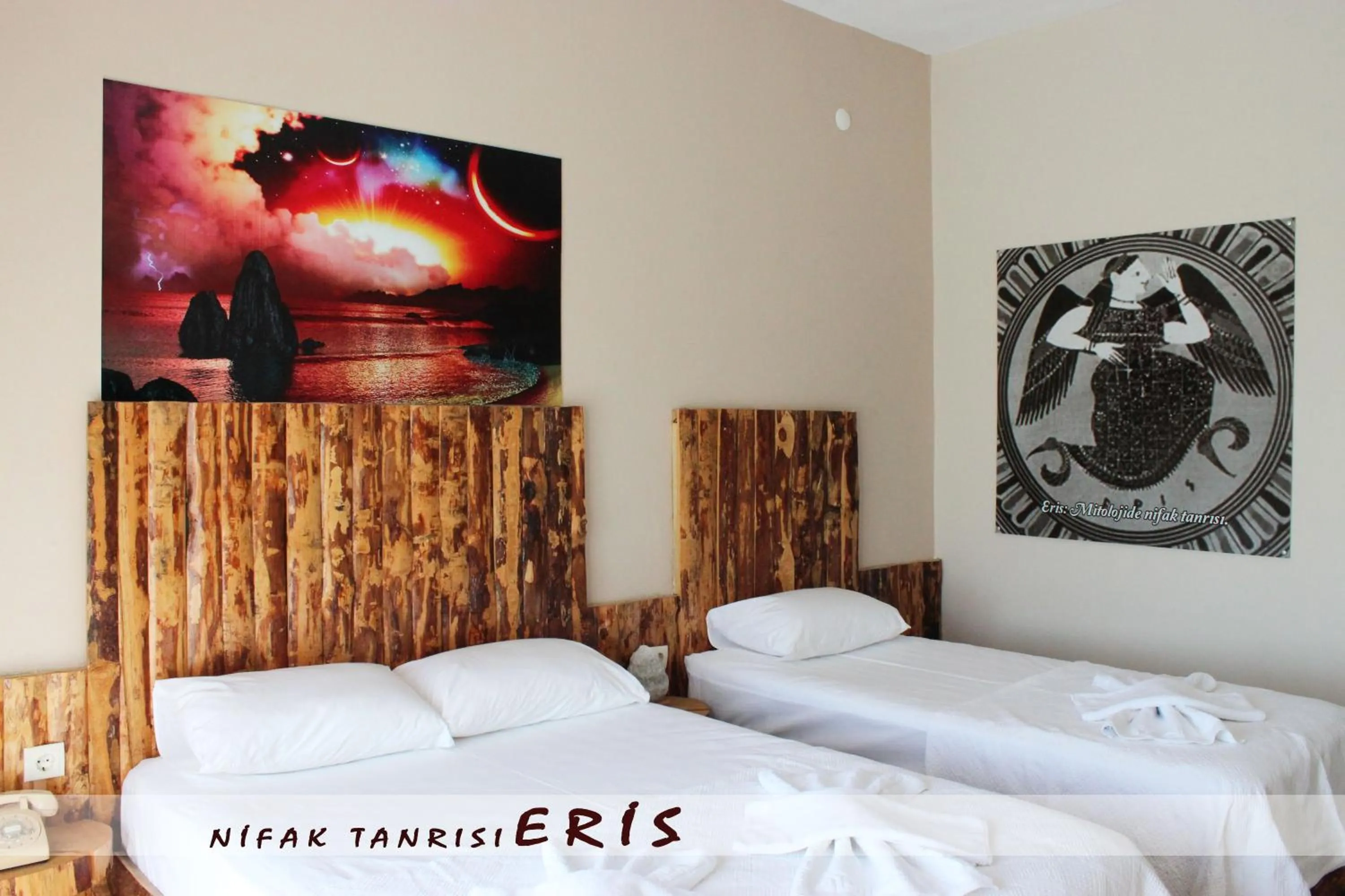 Photo of the whole room, Bed in Kazdaglari Ida Natura Bungalov Hotel