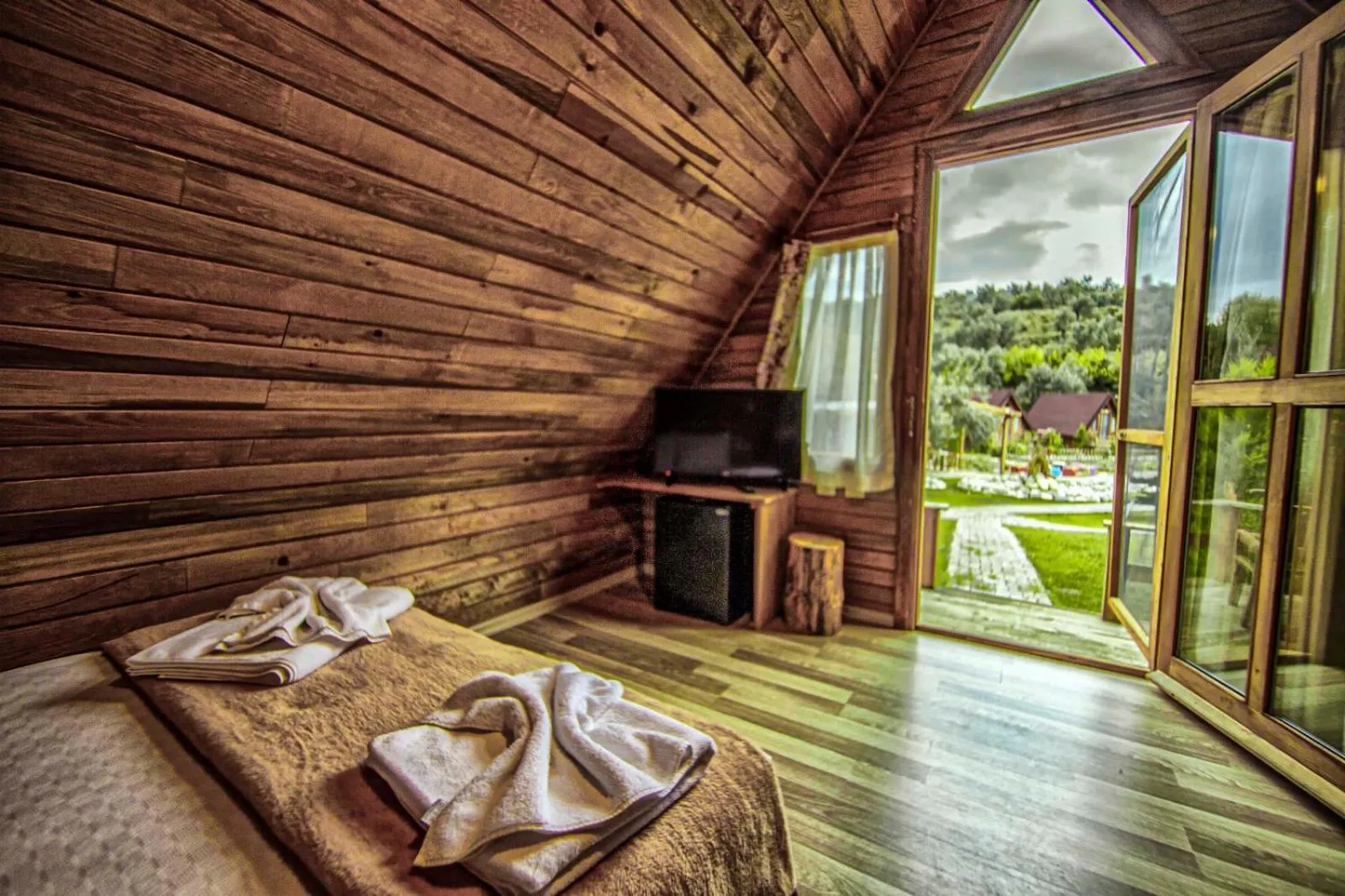 Communal lounge/ TV room in Kazdaglari Ida Natura Bungalov Hotel