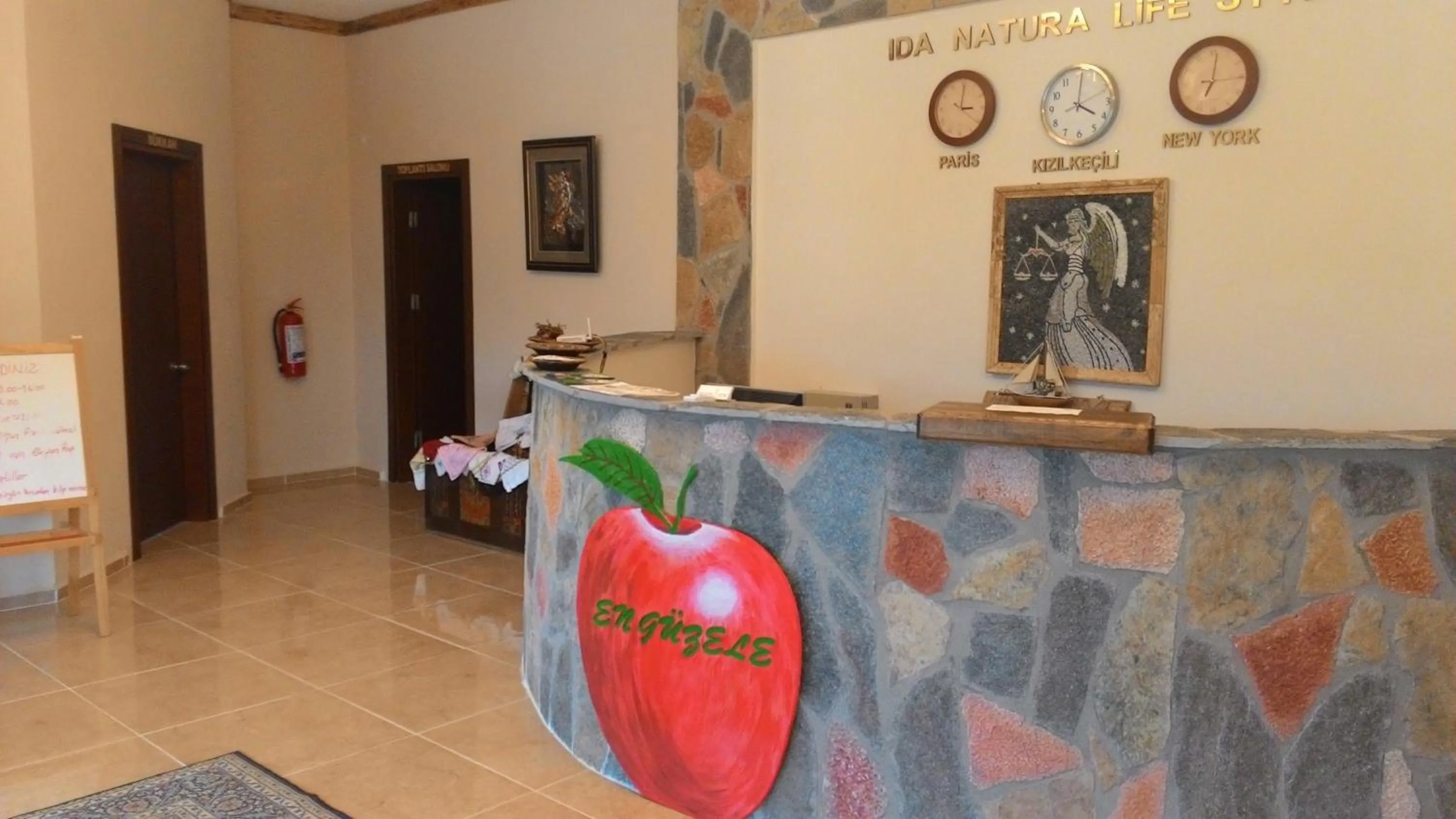 Lobby or reception in Kazdaglari Ida Natura Bungalov Hotel