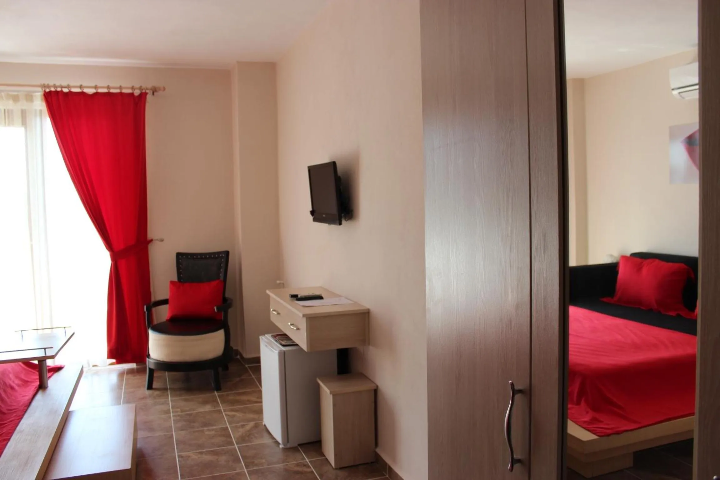 Living room, Bed in Kazdaglari Ida Natura Bungalov Hotel