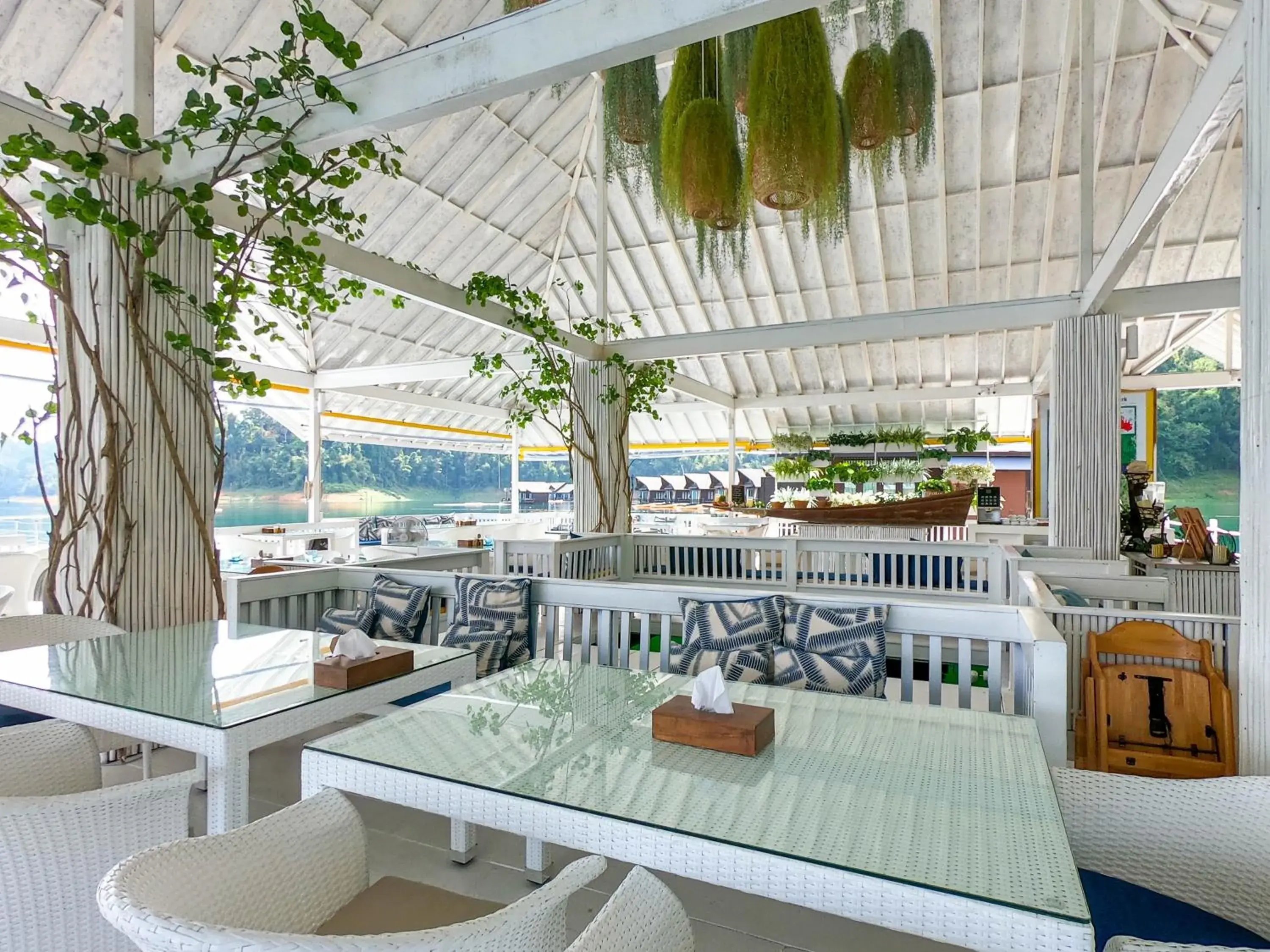 Restaurant/places to eat in 500 Rai Floating Resort Restaurant/places to eat in 500 Rai Floating Resort
