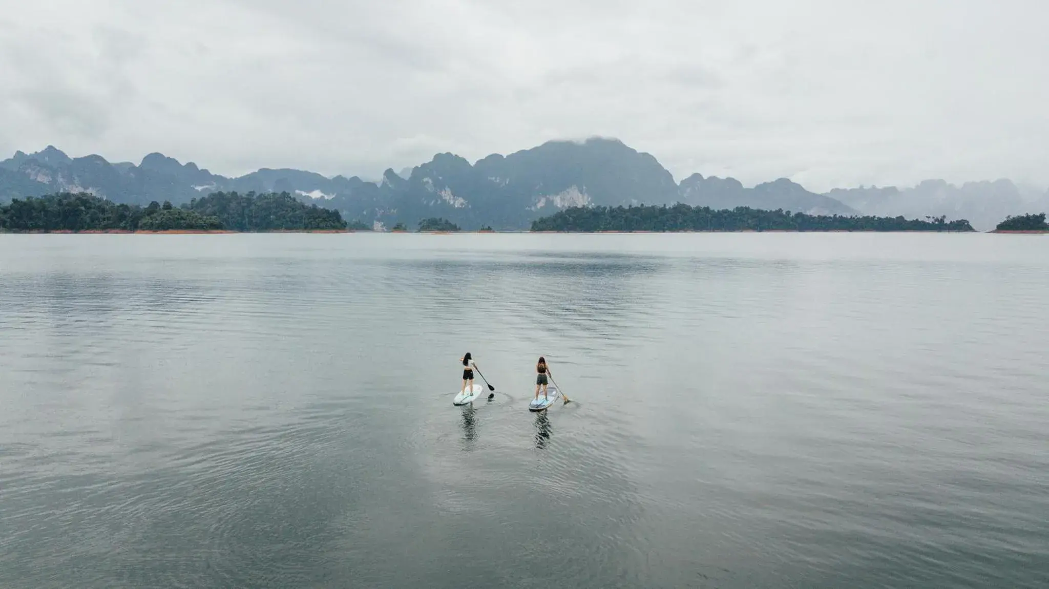 People in 500 Rai Floating Resort People in 500 Rai Floating Resort