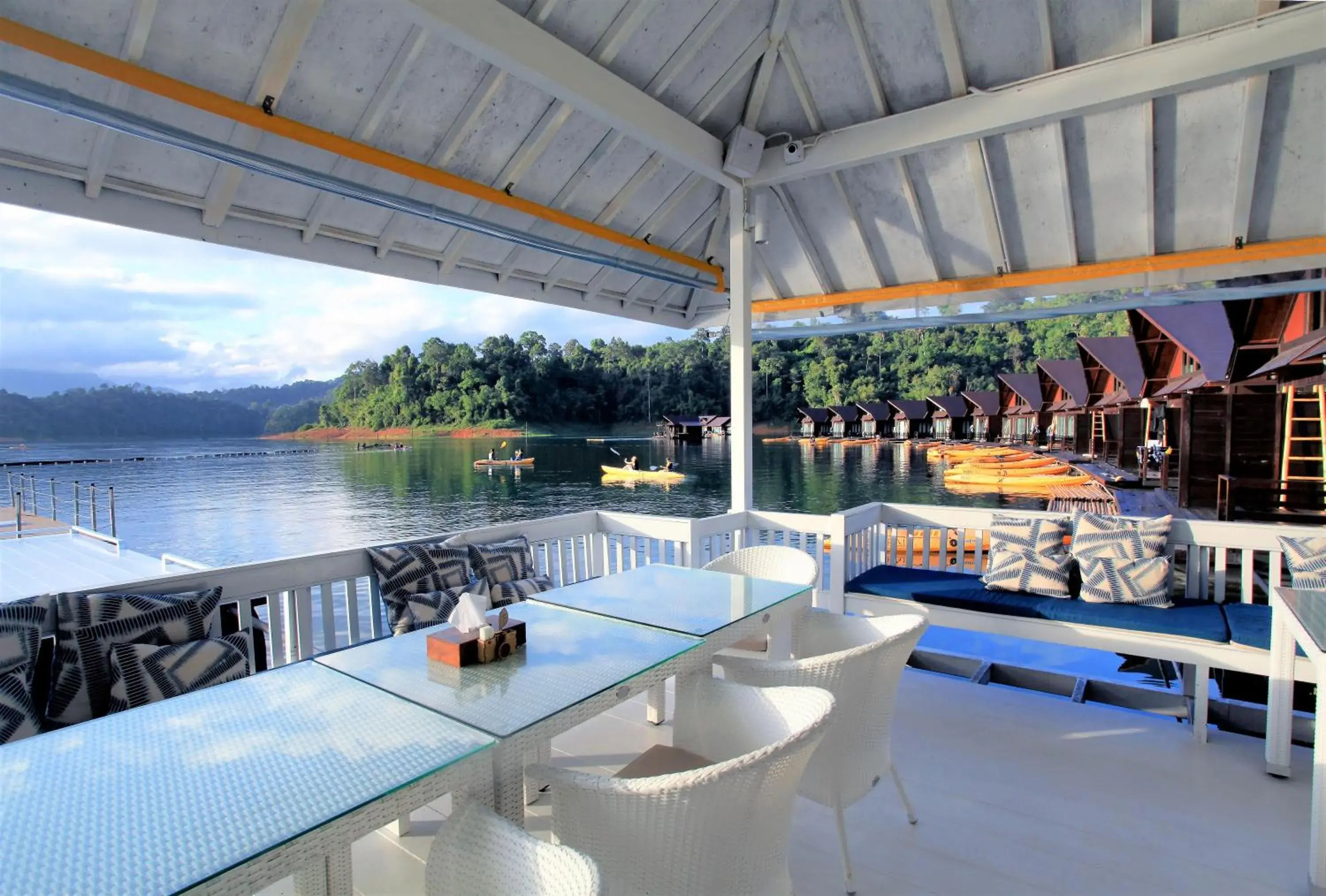 Restaurant/places to eat in 500 Rai Floating Resort Restaurant/places to eat in 500 Rai Floating Resort