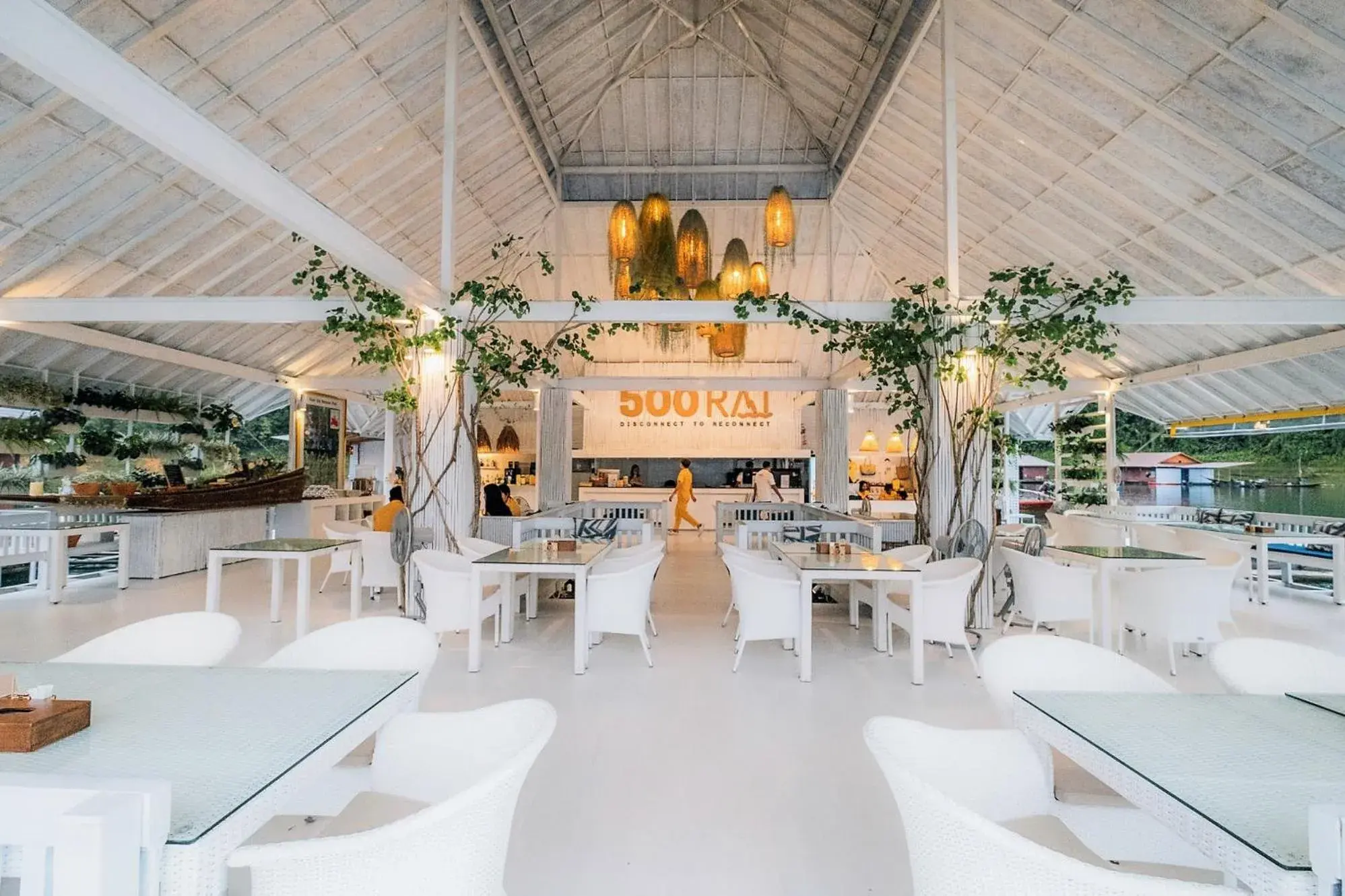 Restaurant/places to eat in 500 Rai Floating Resort Restaurant/places to eat in 500 Rai Floating Resort